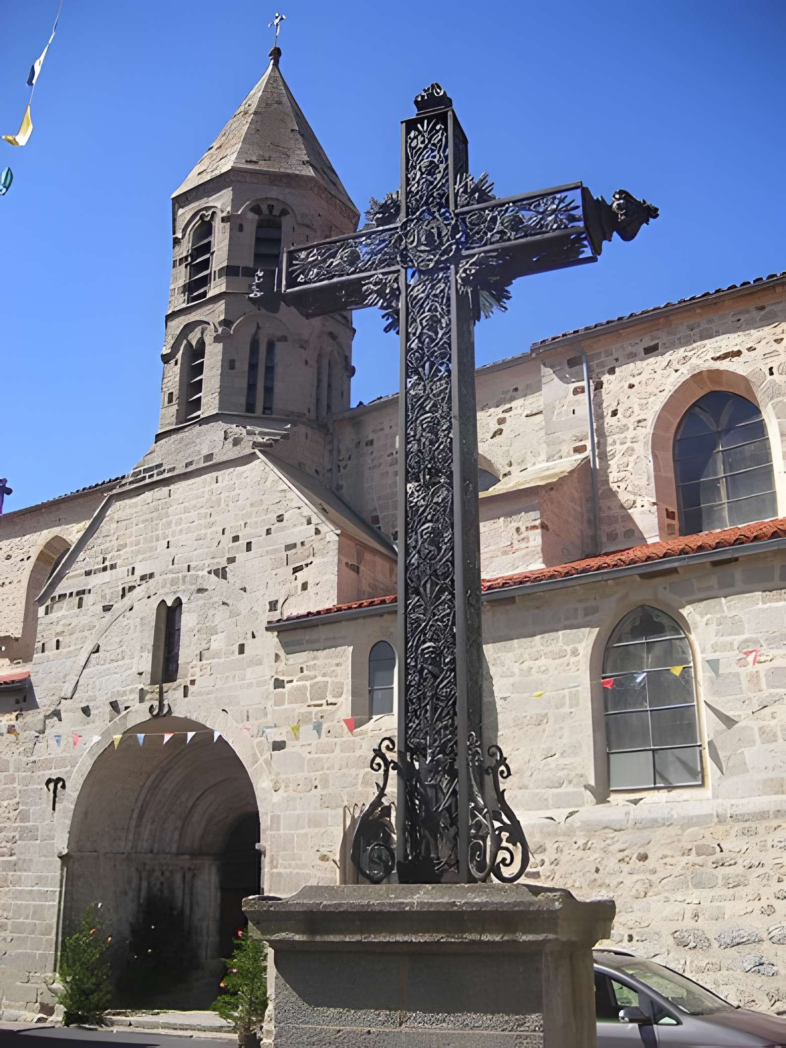 Église Saint-Médard de Saugues 
