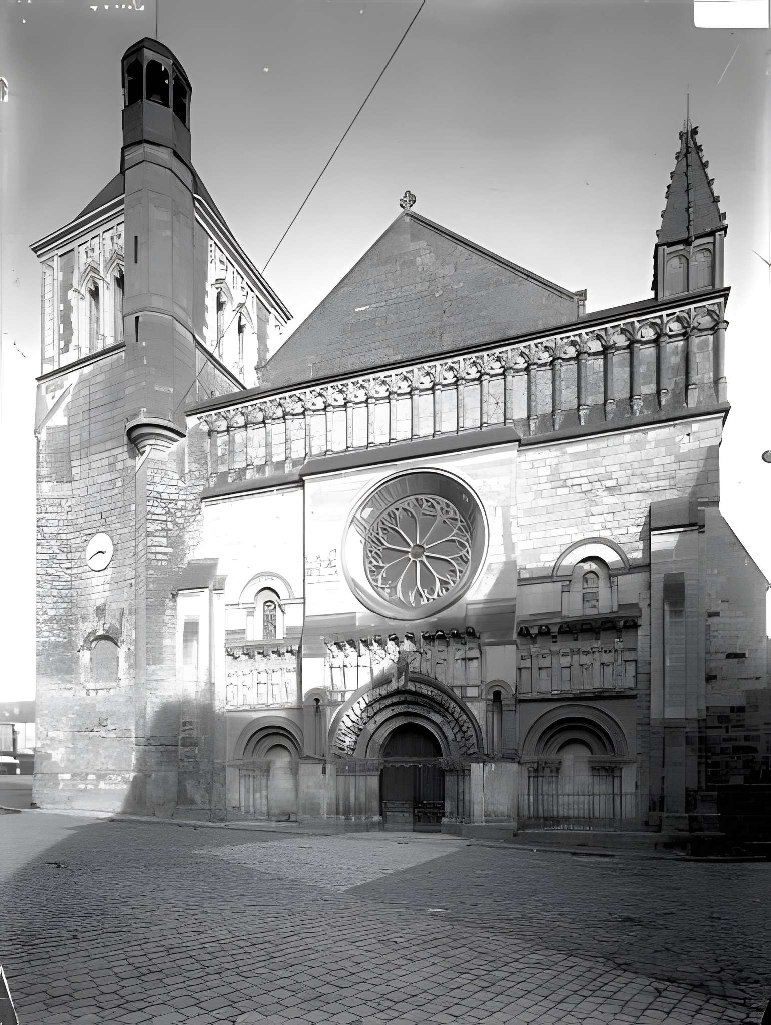Église Saint-Médard de Thouars