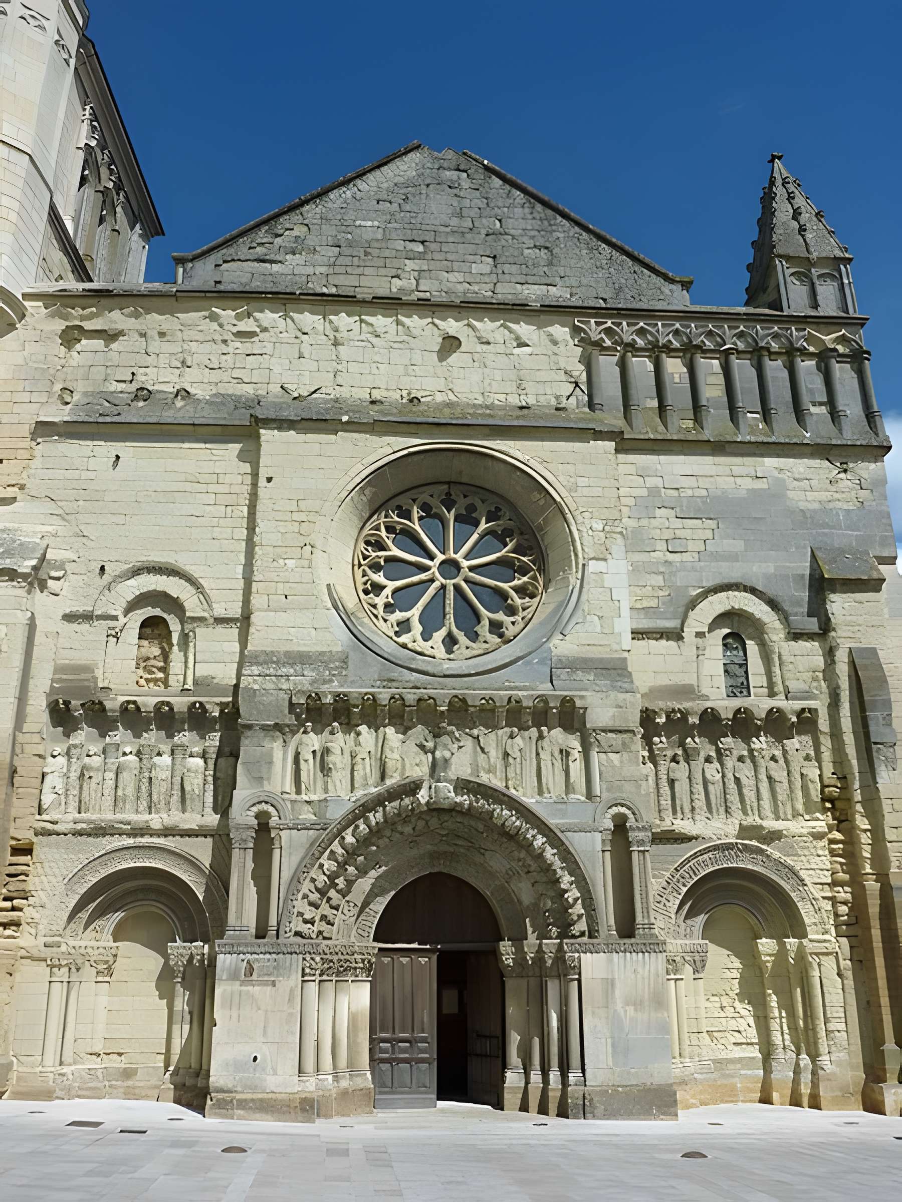 Église Saint-Médard de Thouars