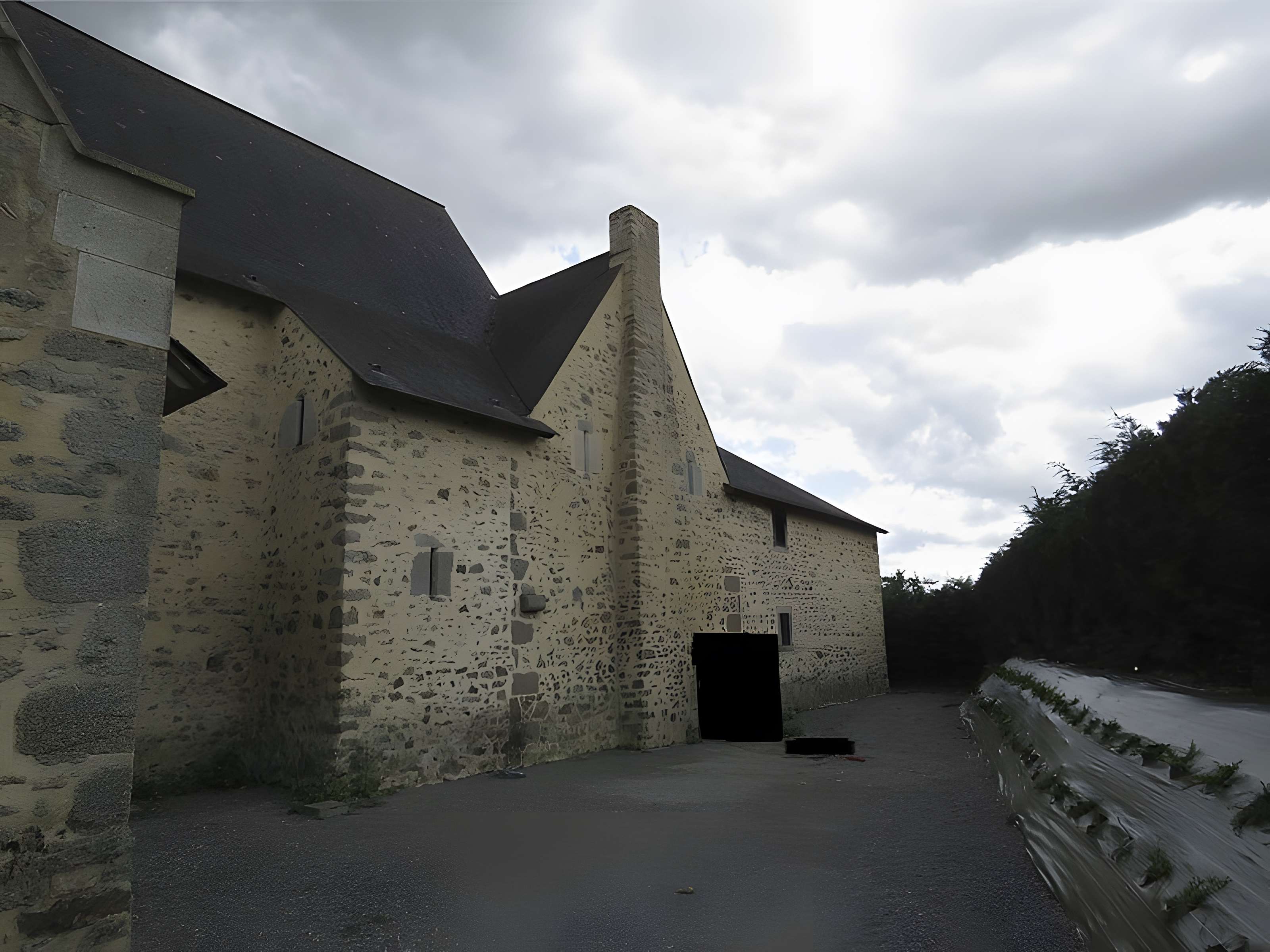 Ensemble dénommé Le Grand Poillé