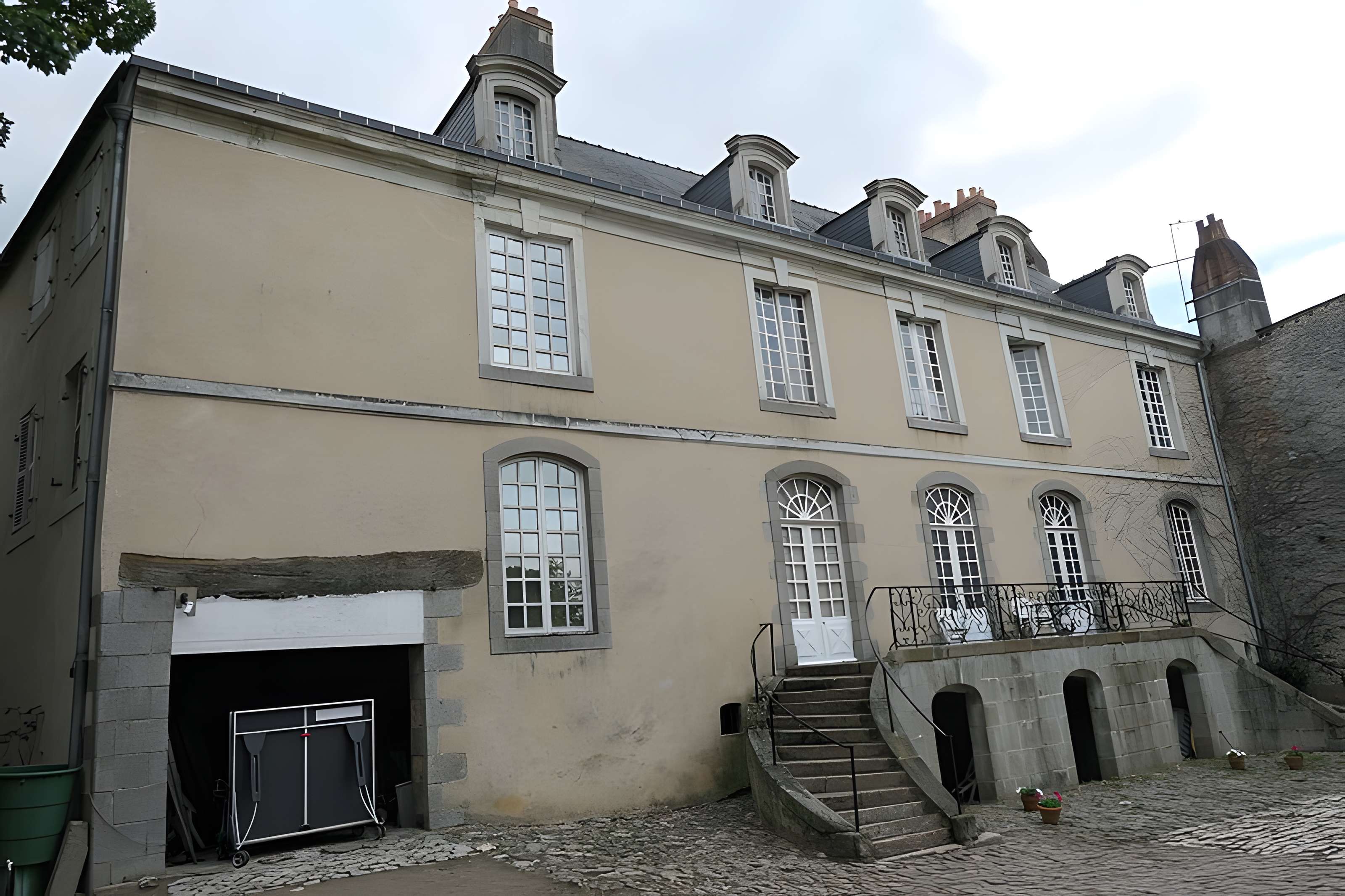 Ancien hôtel de Montfrand, actuellement hôtel de Sèze et de Montfrand