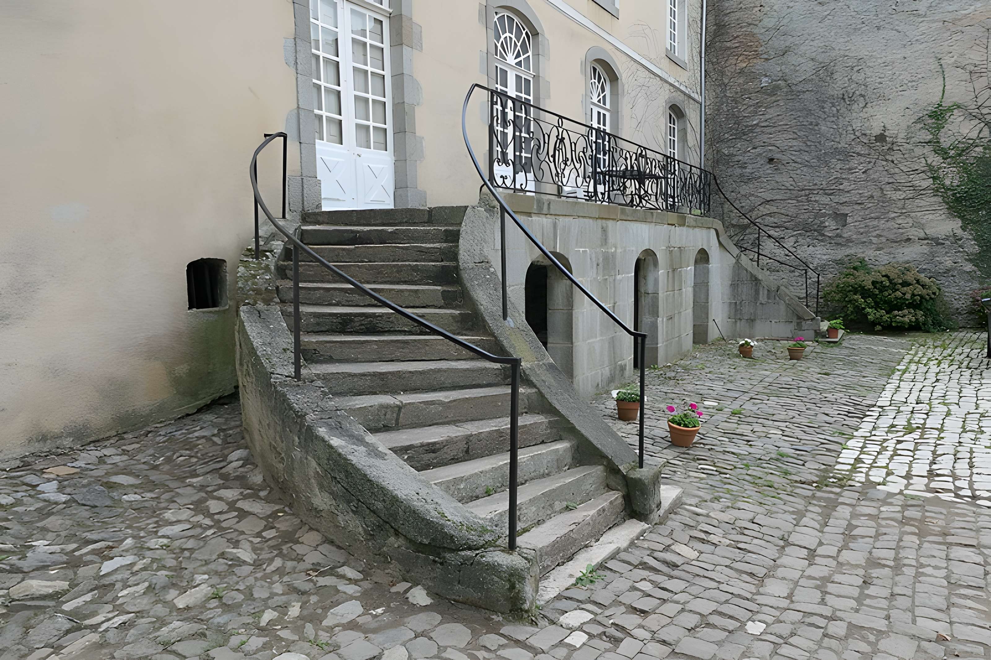 Ancien hôtel de Montfrand, actuellement hôtel de Sèze et de Montfrand