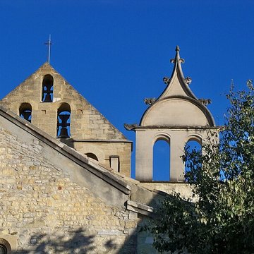 Église Saint-Michel de Caderousse