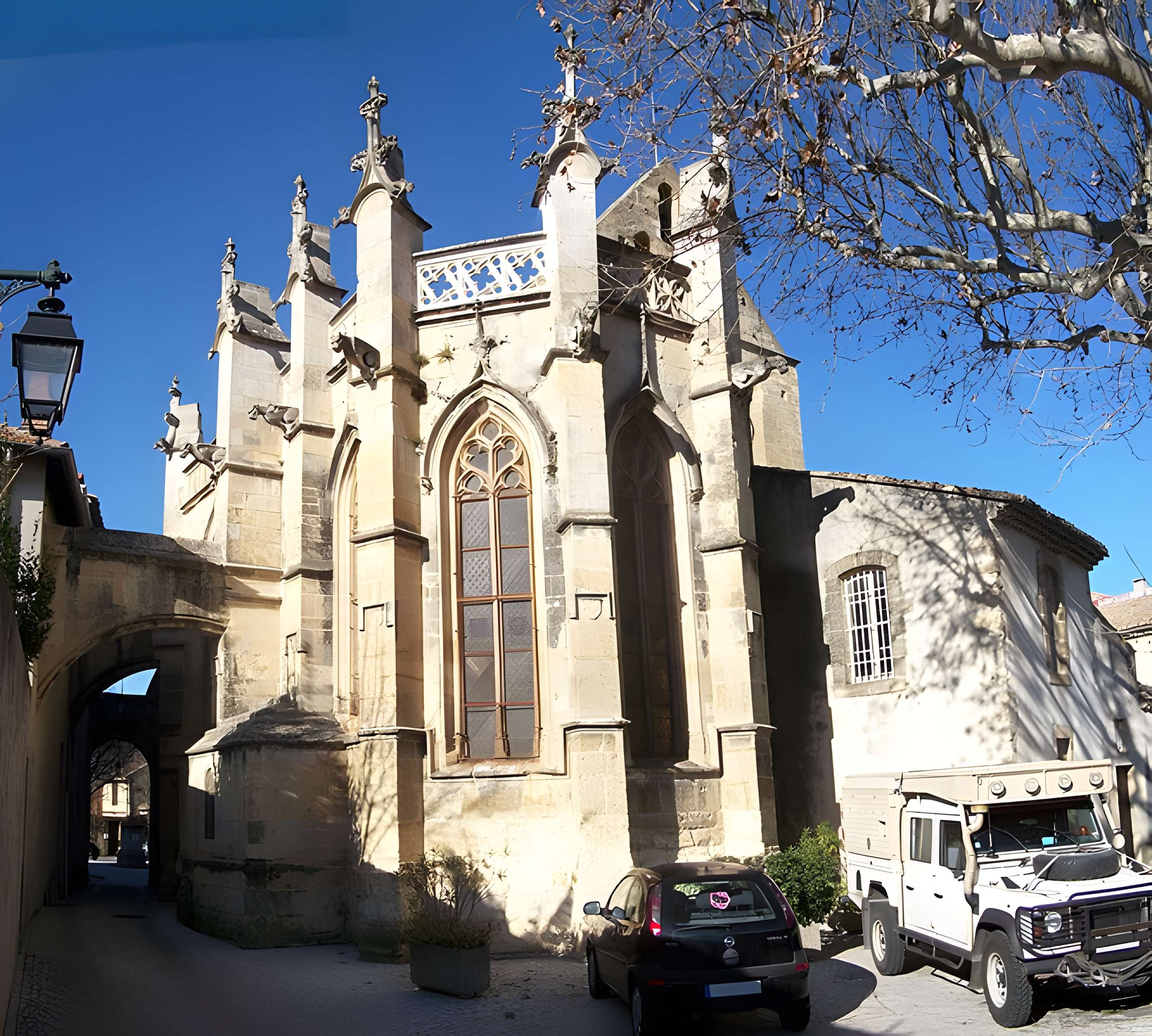 Église Saint-Michel de Caderousse