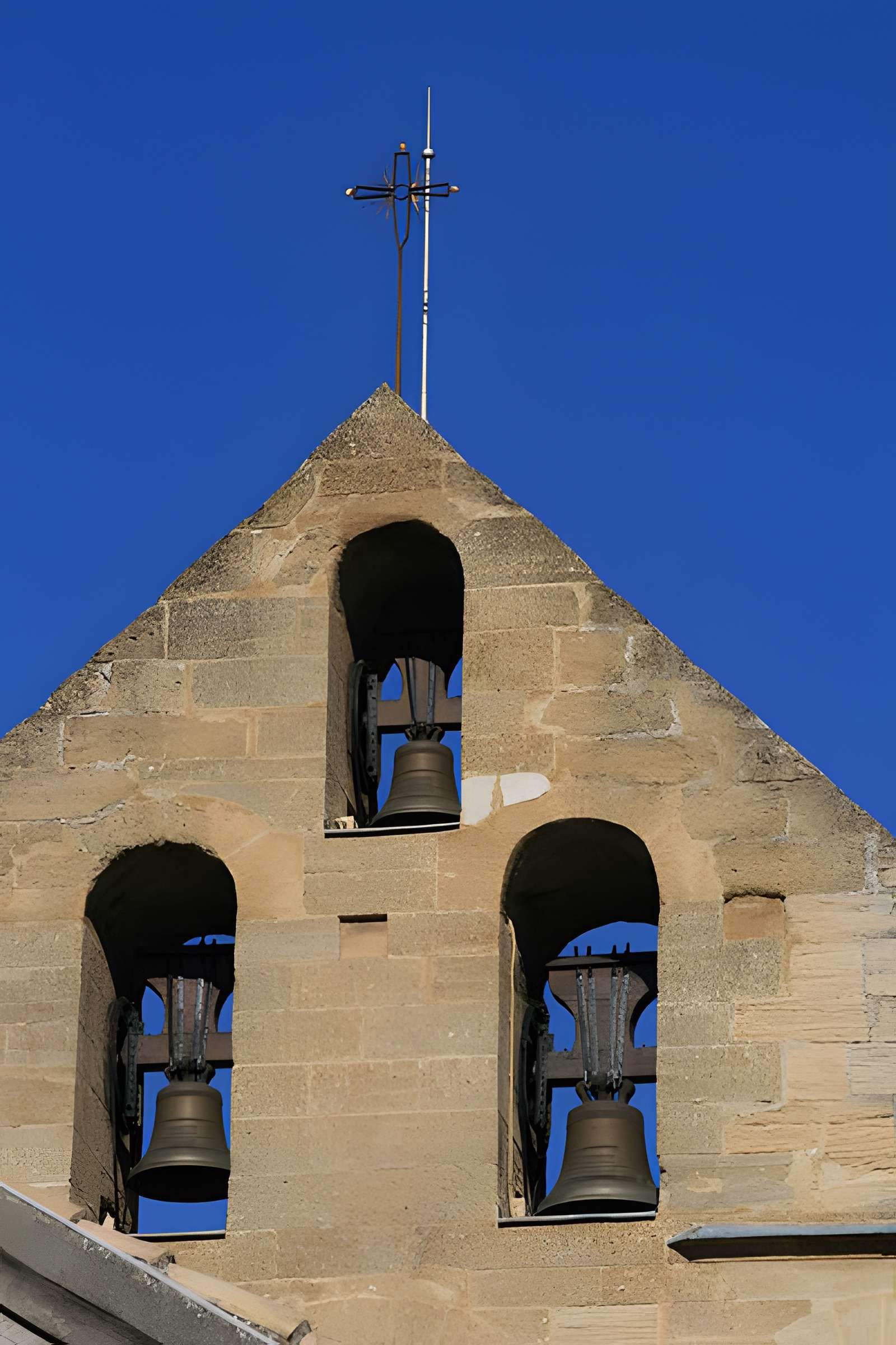 Église Saint-Michel de Caderousse