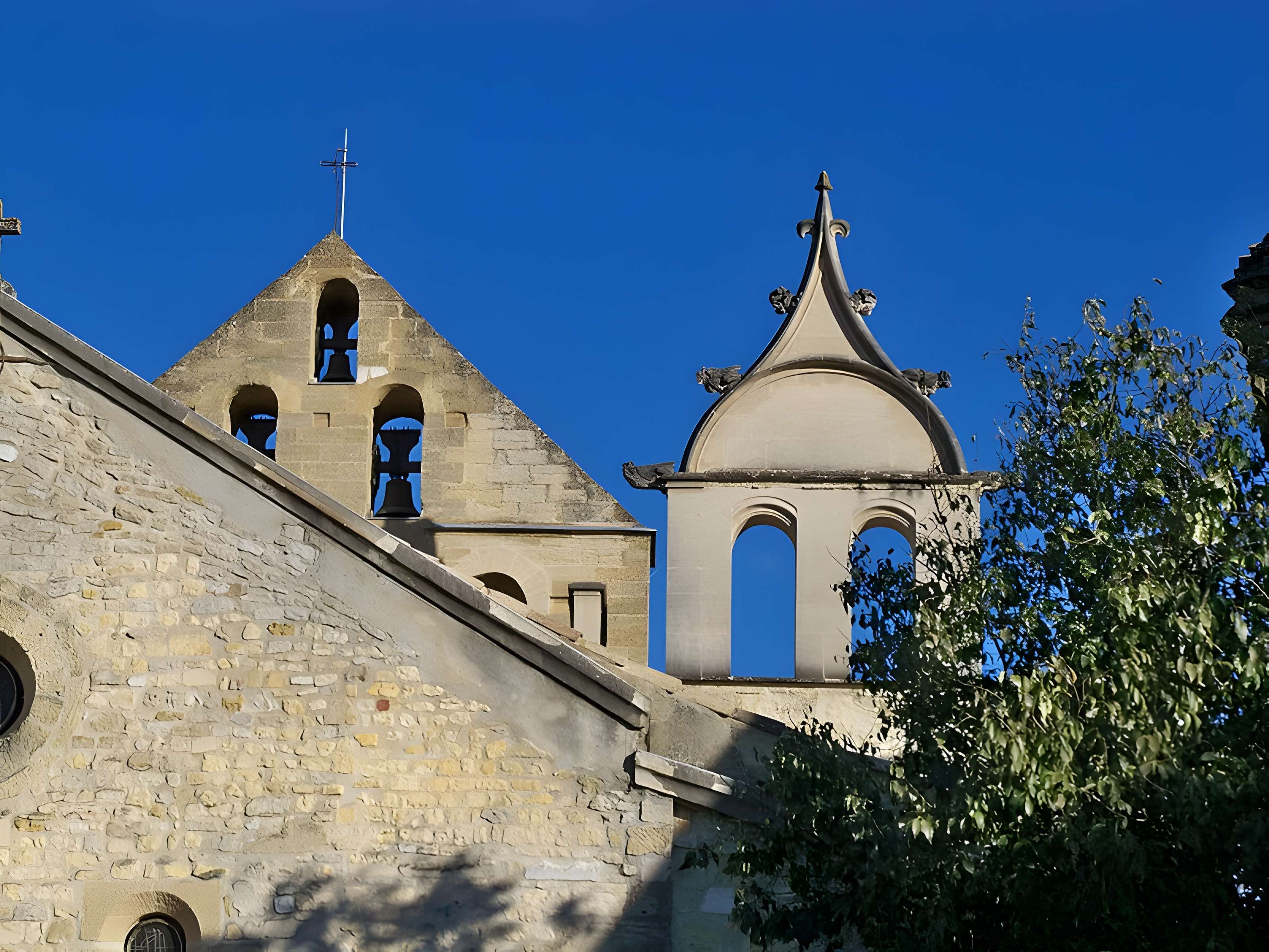 Église Saint-Michel de Caderousse