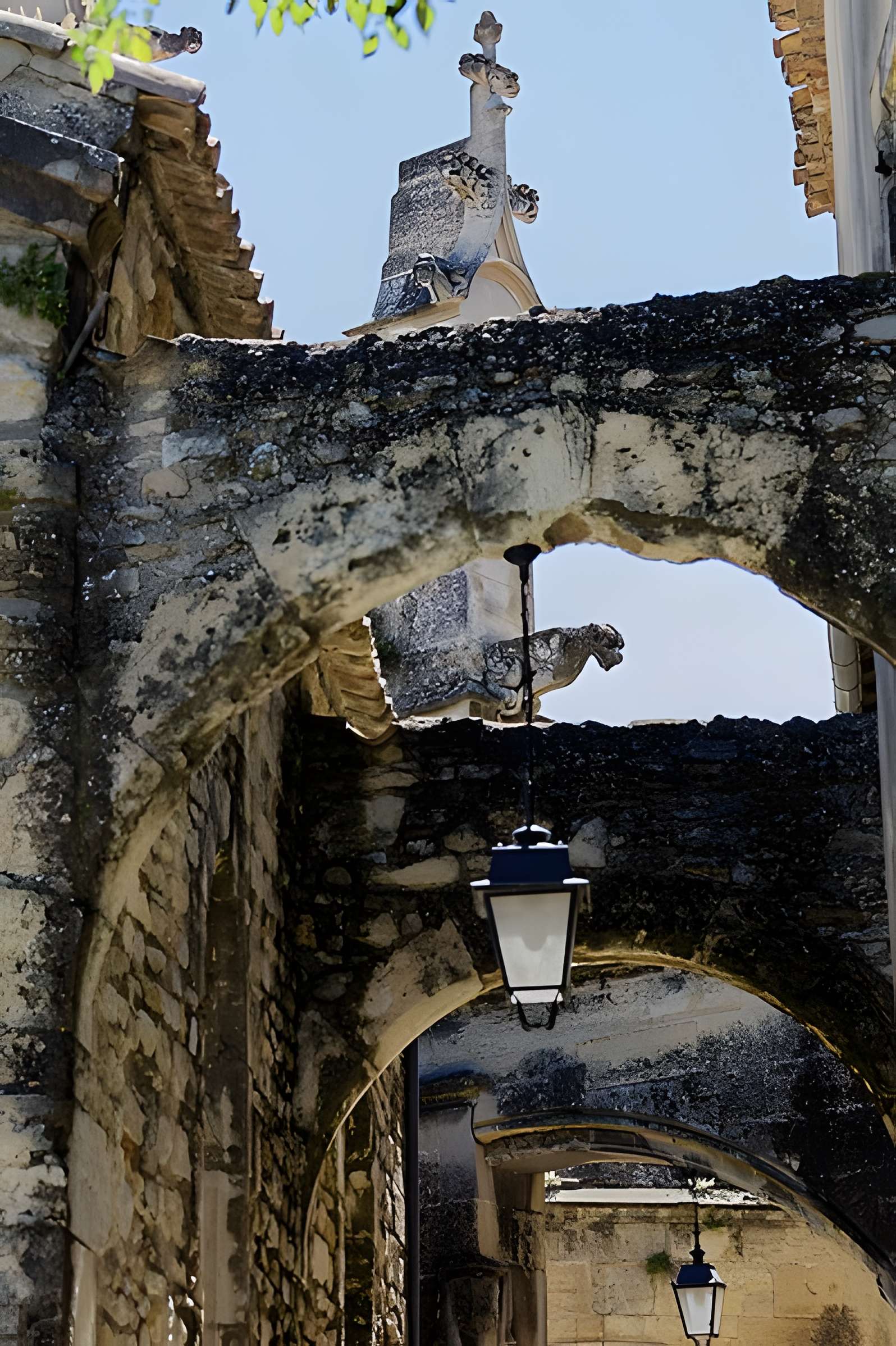 Église Saint-Michel de Caderousse