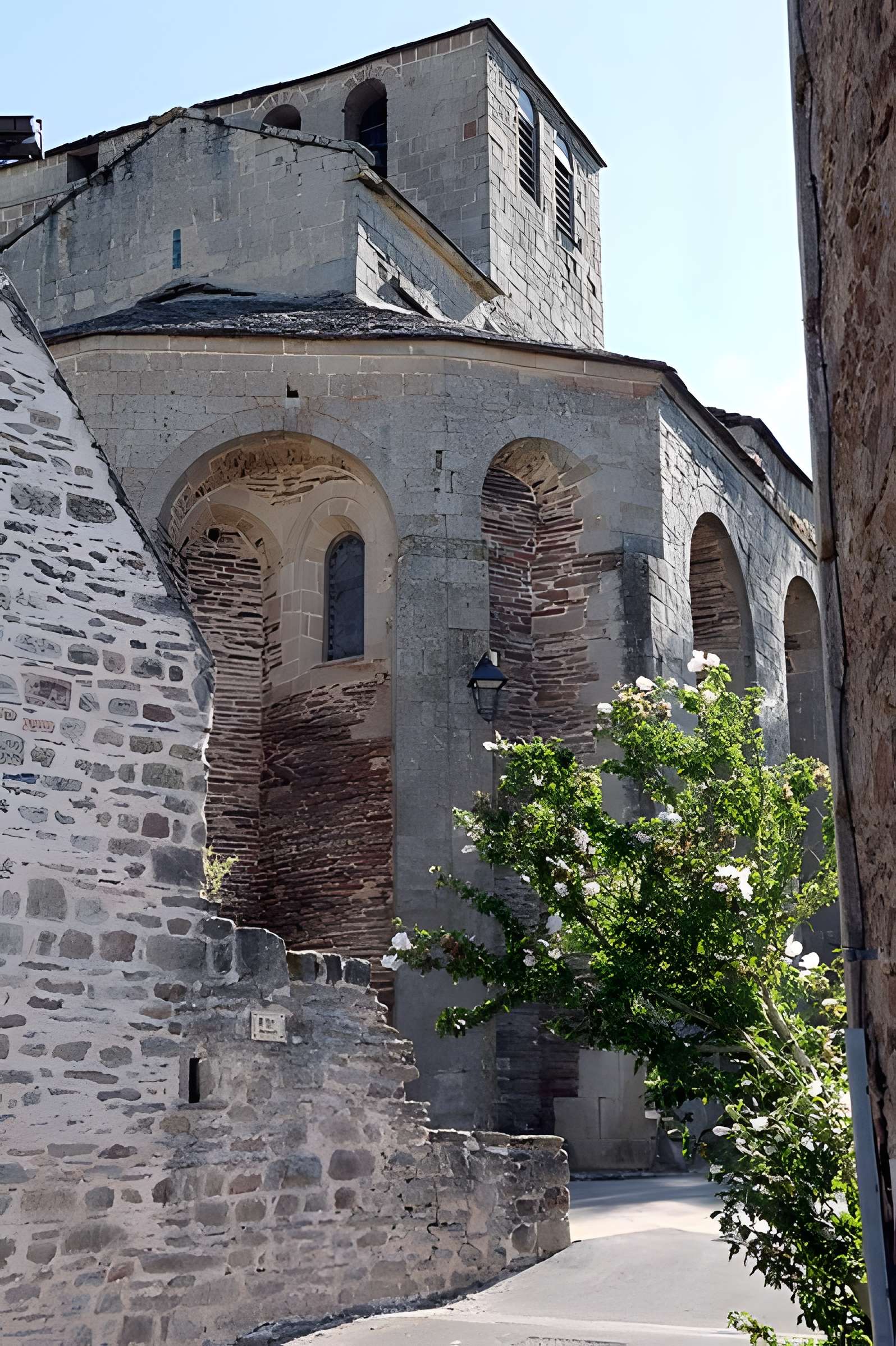 Église Saint-Michel de Castelnau-Pégayrols