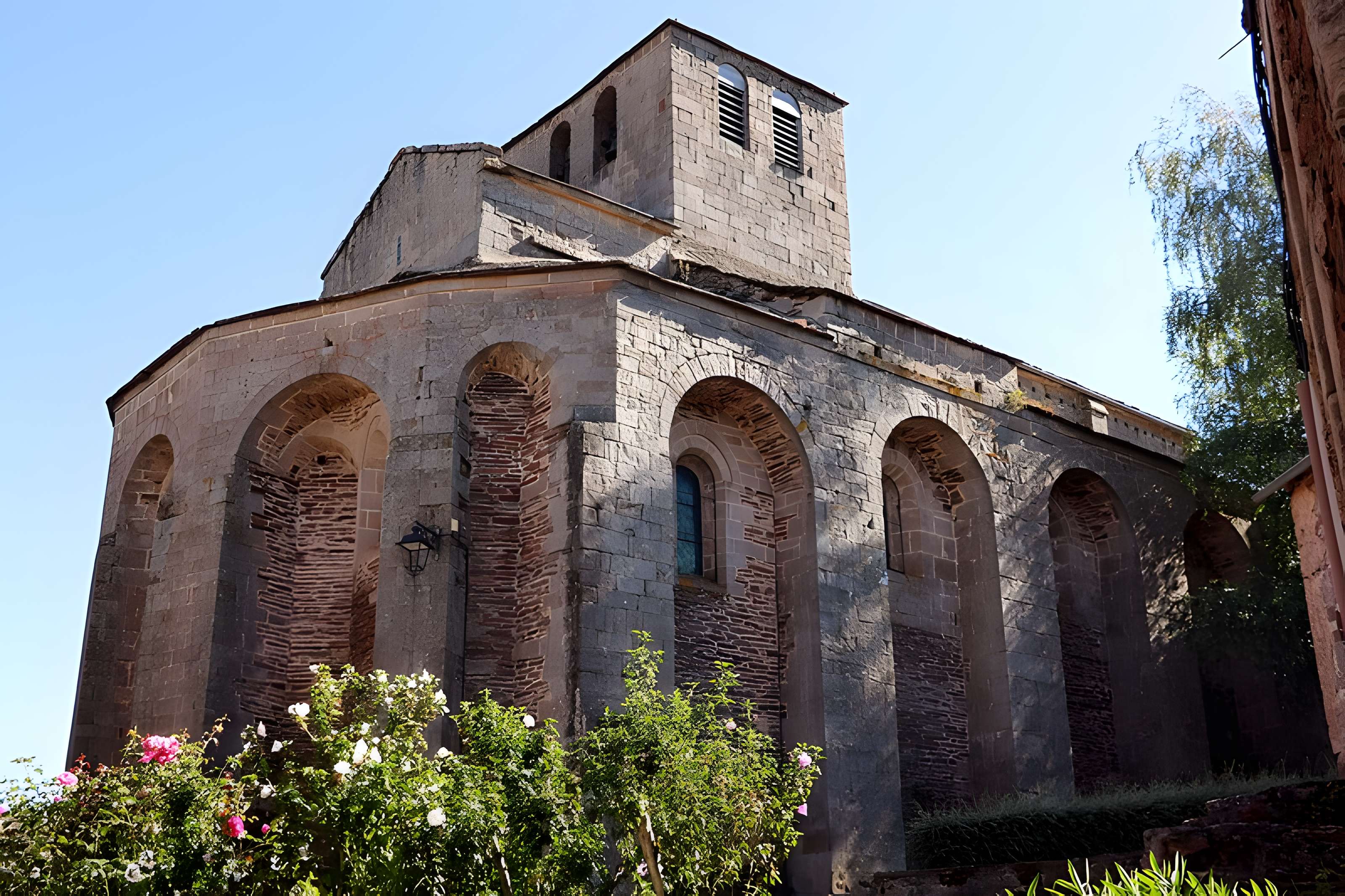 Église Saint-Michel de Castelnau-Pégayrols