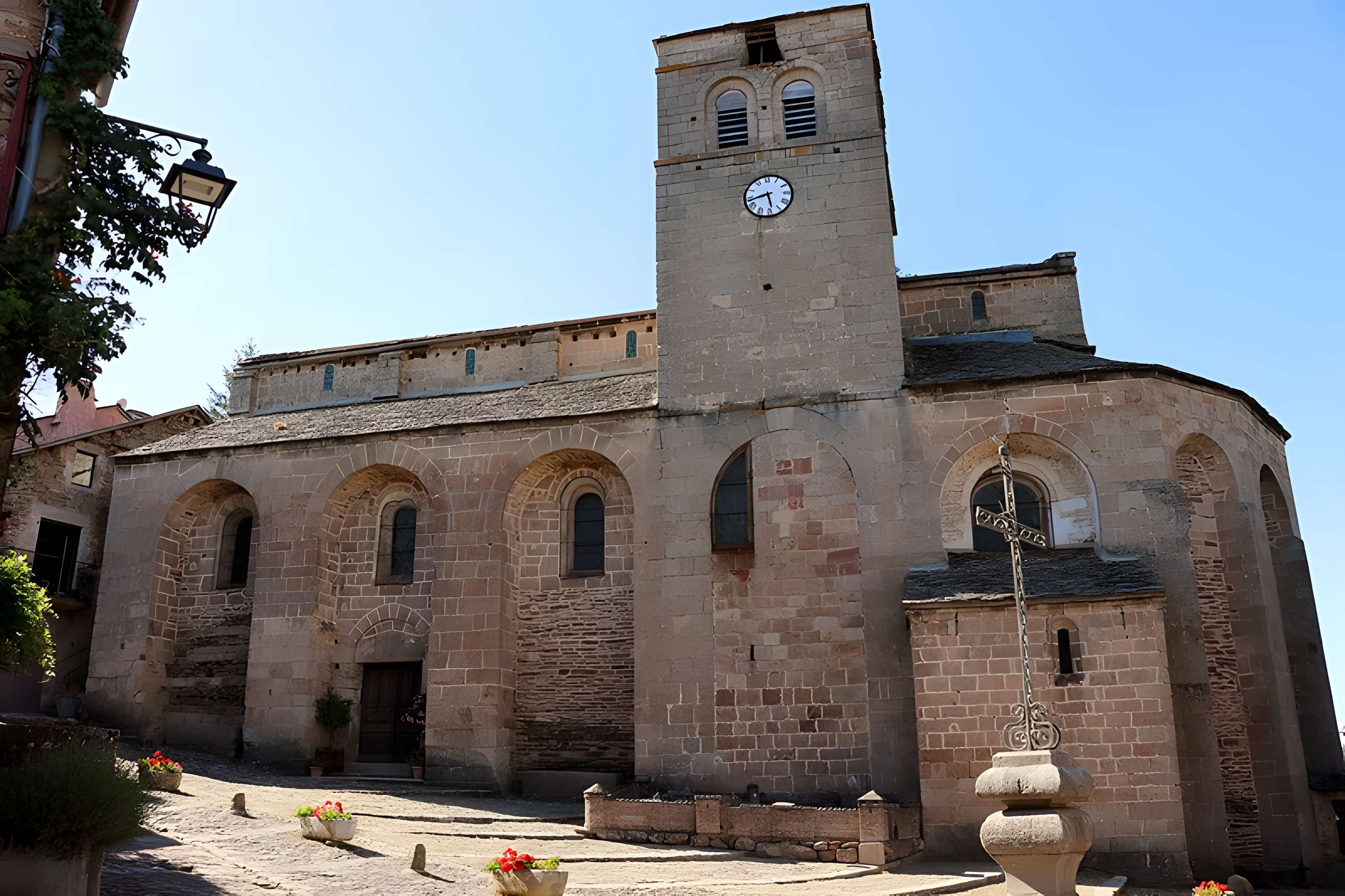 Église Saint-Michel de Castelnau-Pégayrols