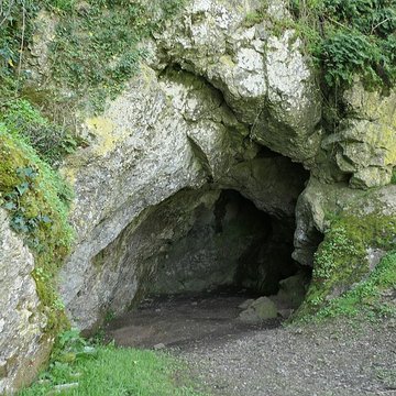 Grotte ornée de la Dérouine