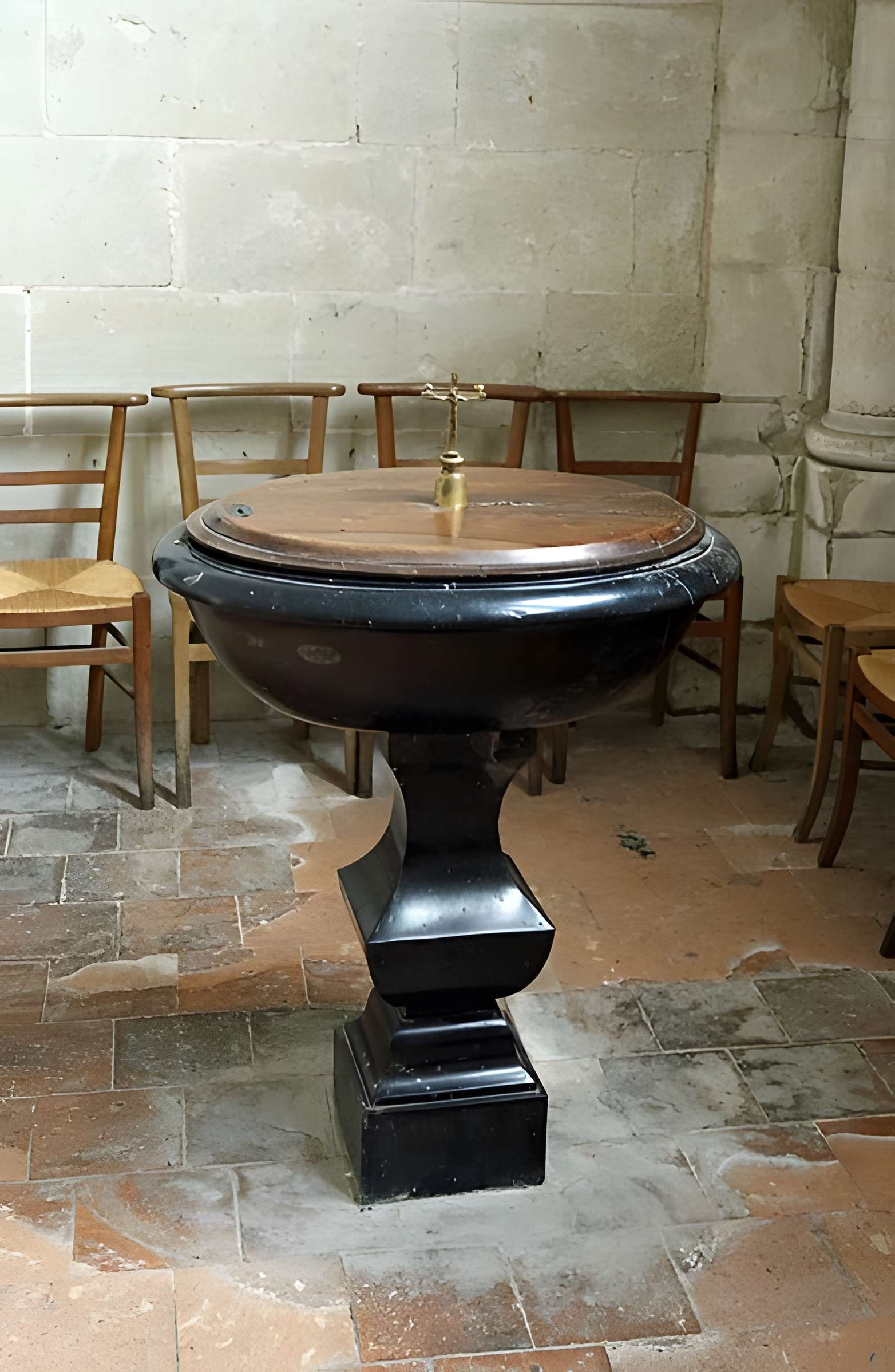 Église Saint-Michel de Fontevraud-l'Abbaye