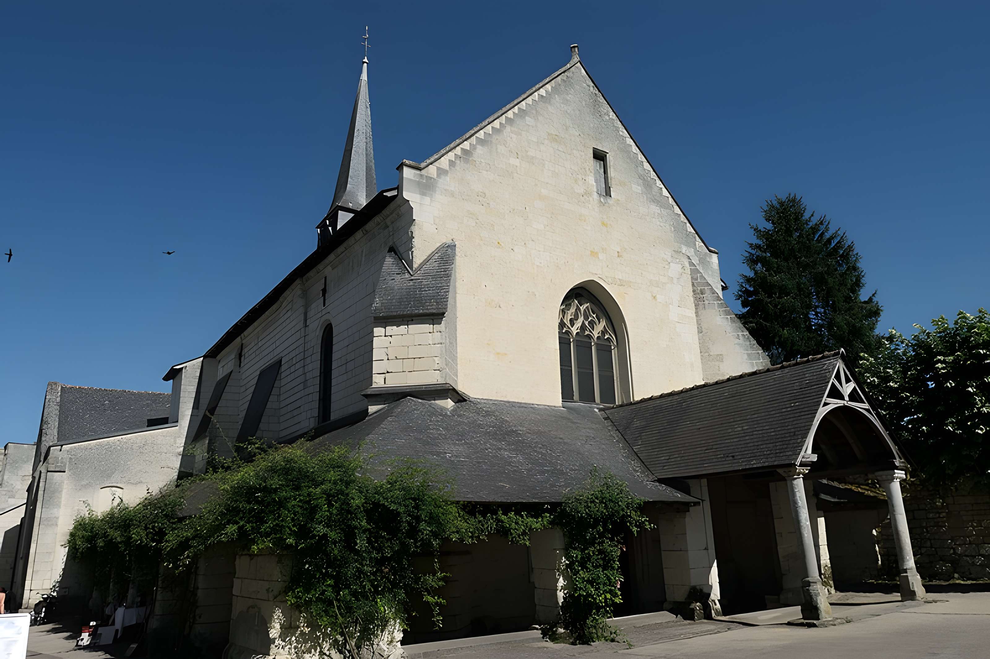 Église Saint-Michel de Fontevraud-l'Abbaye