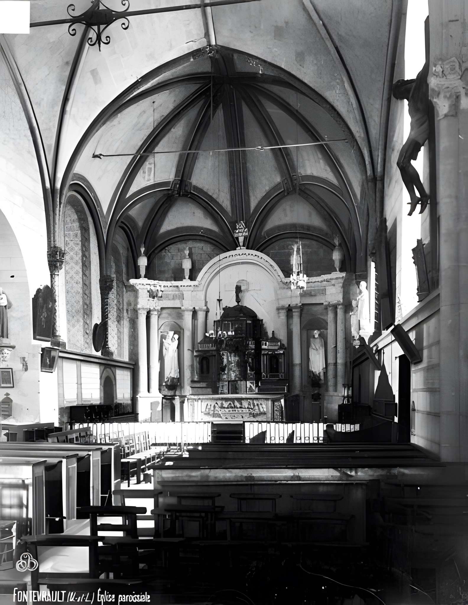 Église Saint-Michel de Fontevraud-l'Abbaye