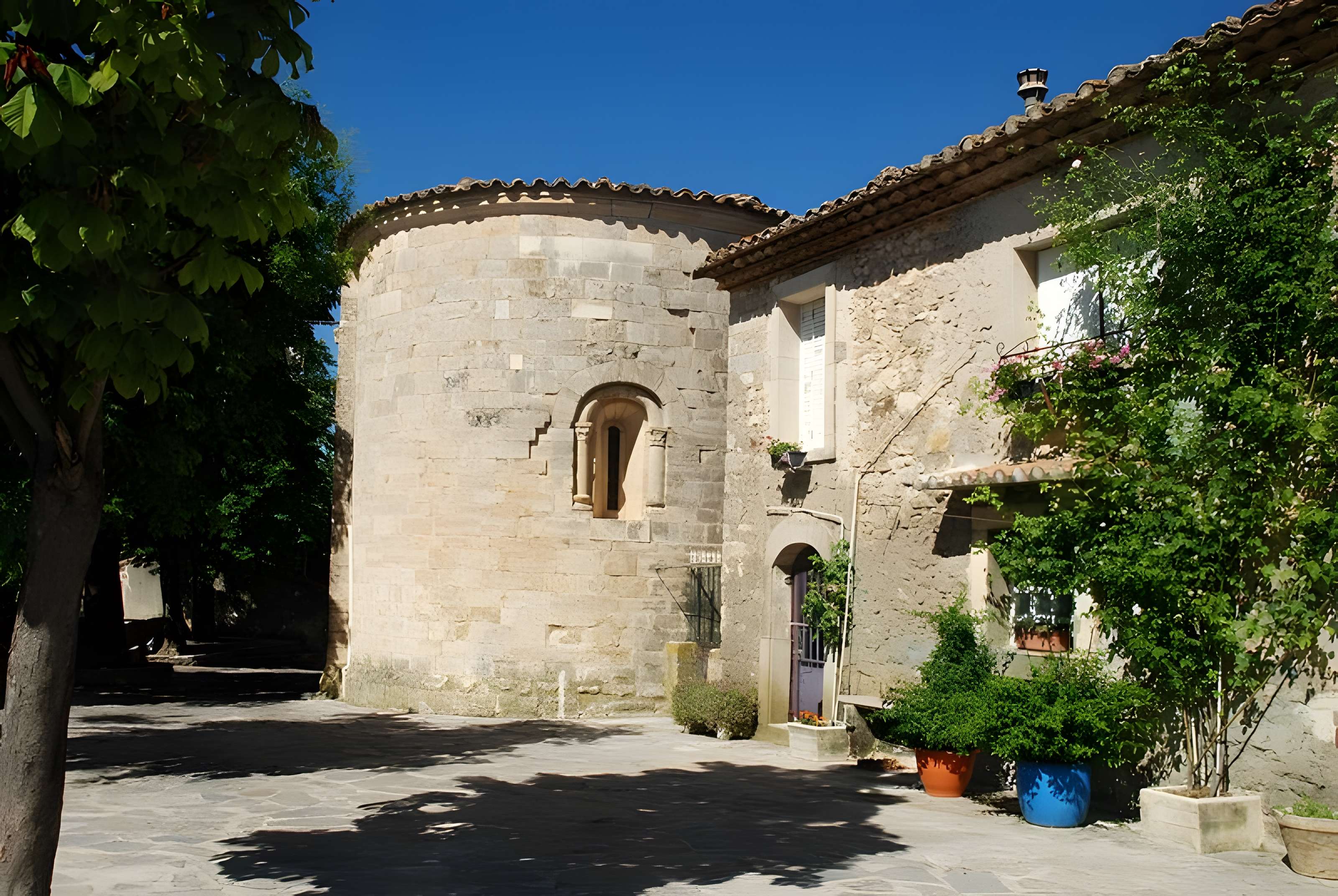 Église Saint-Michel de Guzargues 