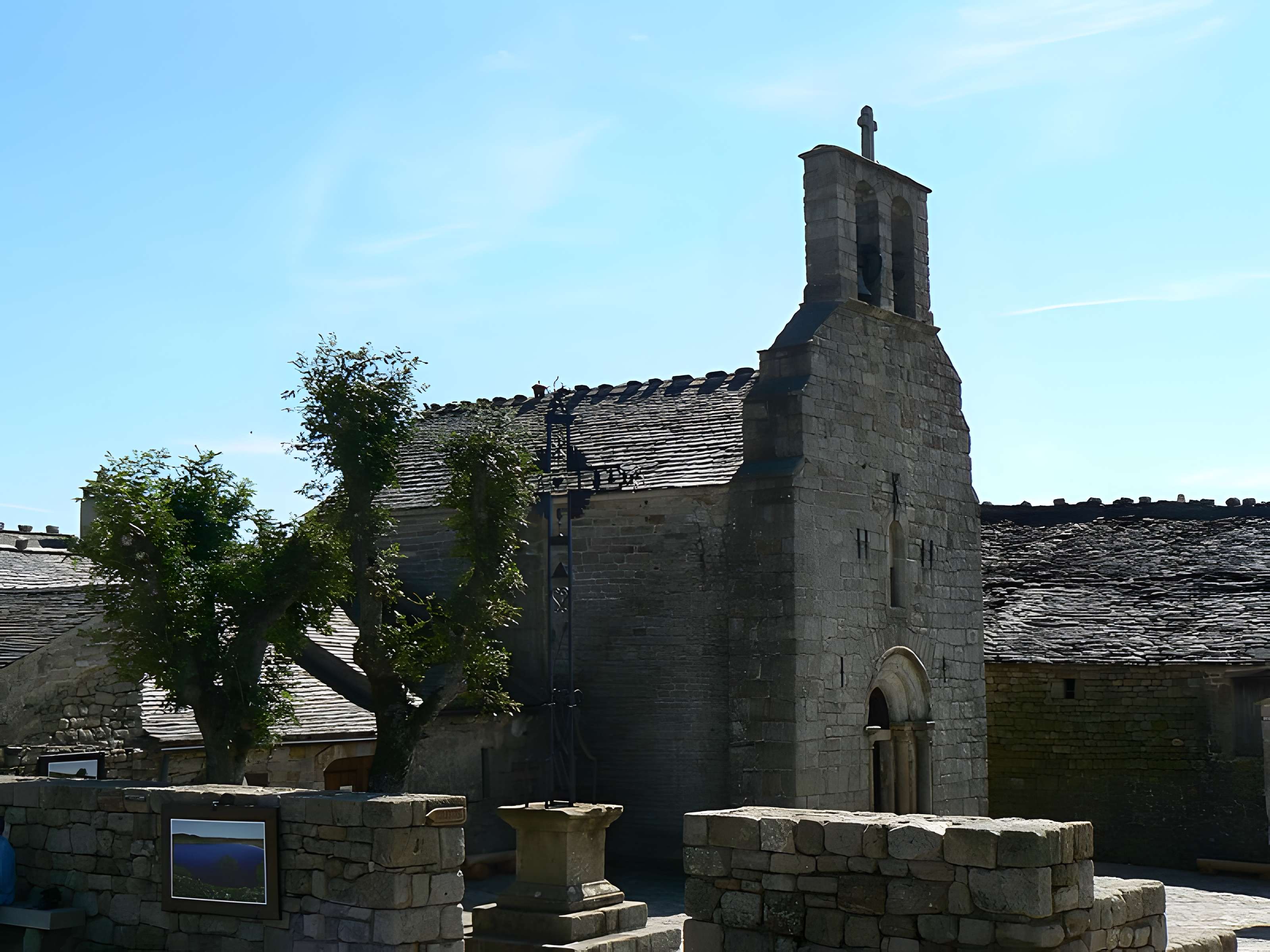 Église Saint-Michel de la Garde-Guérin