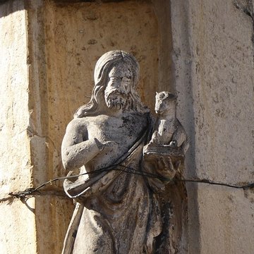 Maison avec statue de la Vierge