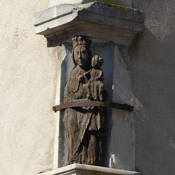 Maison avec statue de la Vierge