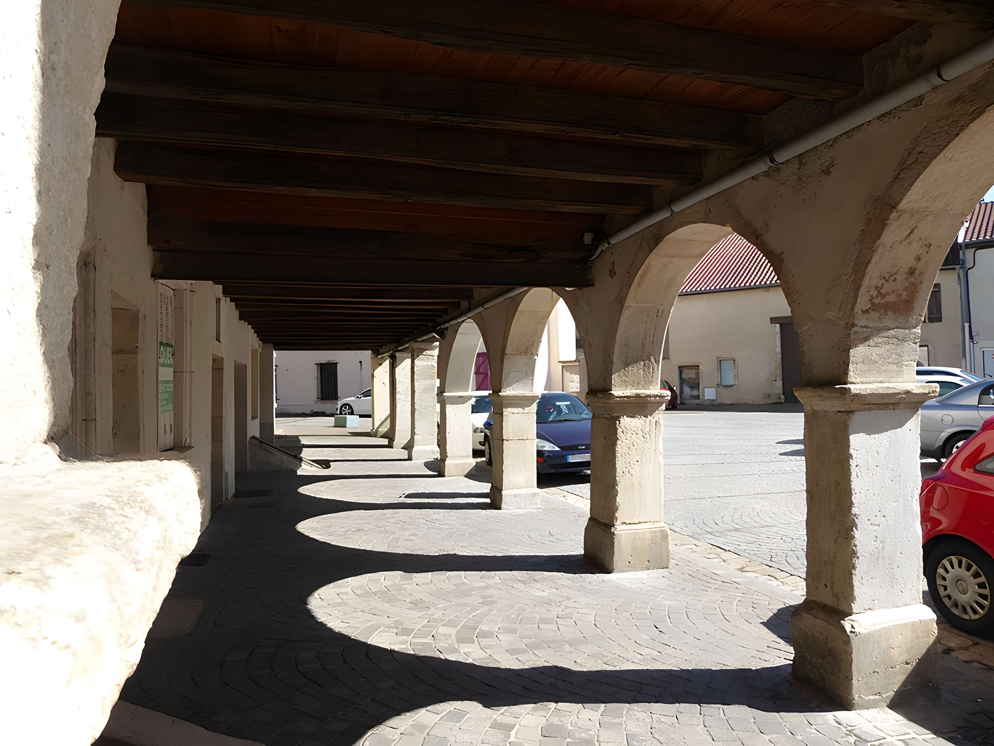 Maison avec statue de la Vierge