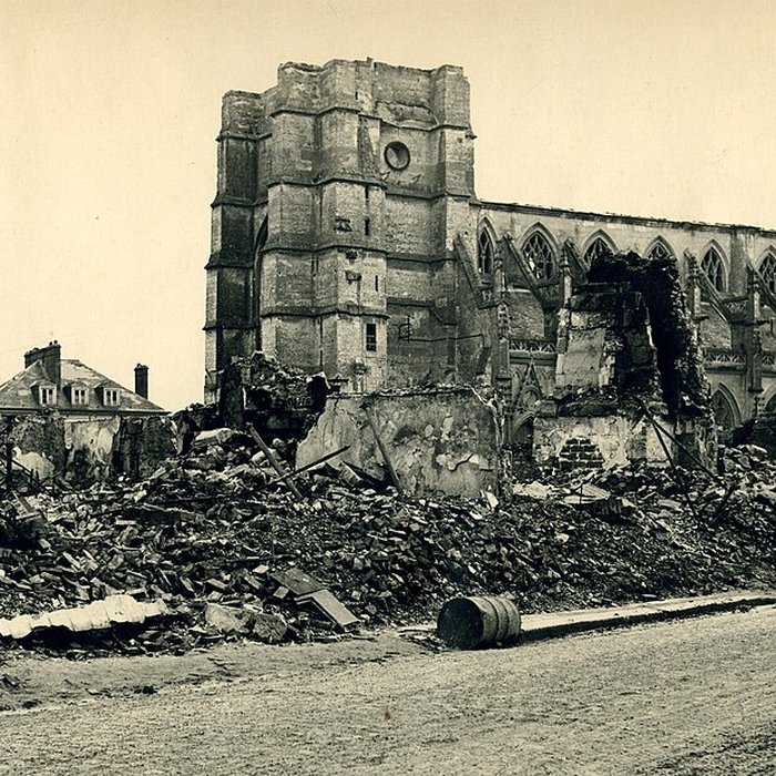 Photo de Église Saint-Michel de Pont-lÉvêque