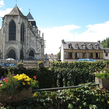 Église Saint-Michel de Pont-lÉvêque