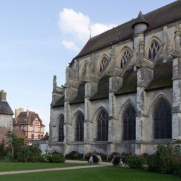 Église Saint-Michel de Pont-lÉvêque