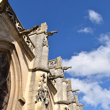Église Saint-Michel de Pont-lÉvêque