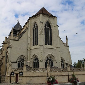 Église Saint-Michel de Pont-lÉvêque