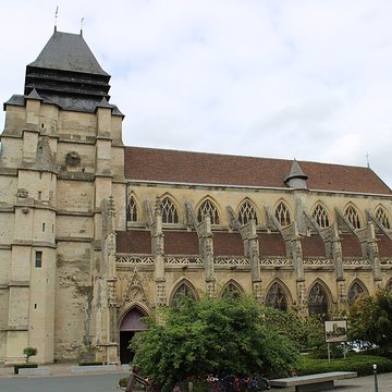 Église Saint-Michel de Pont-lÉvêque