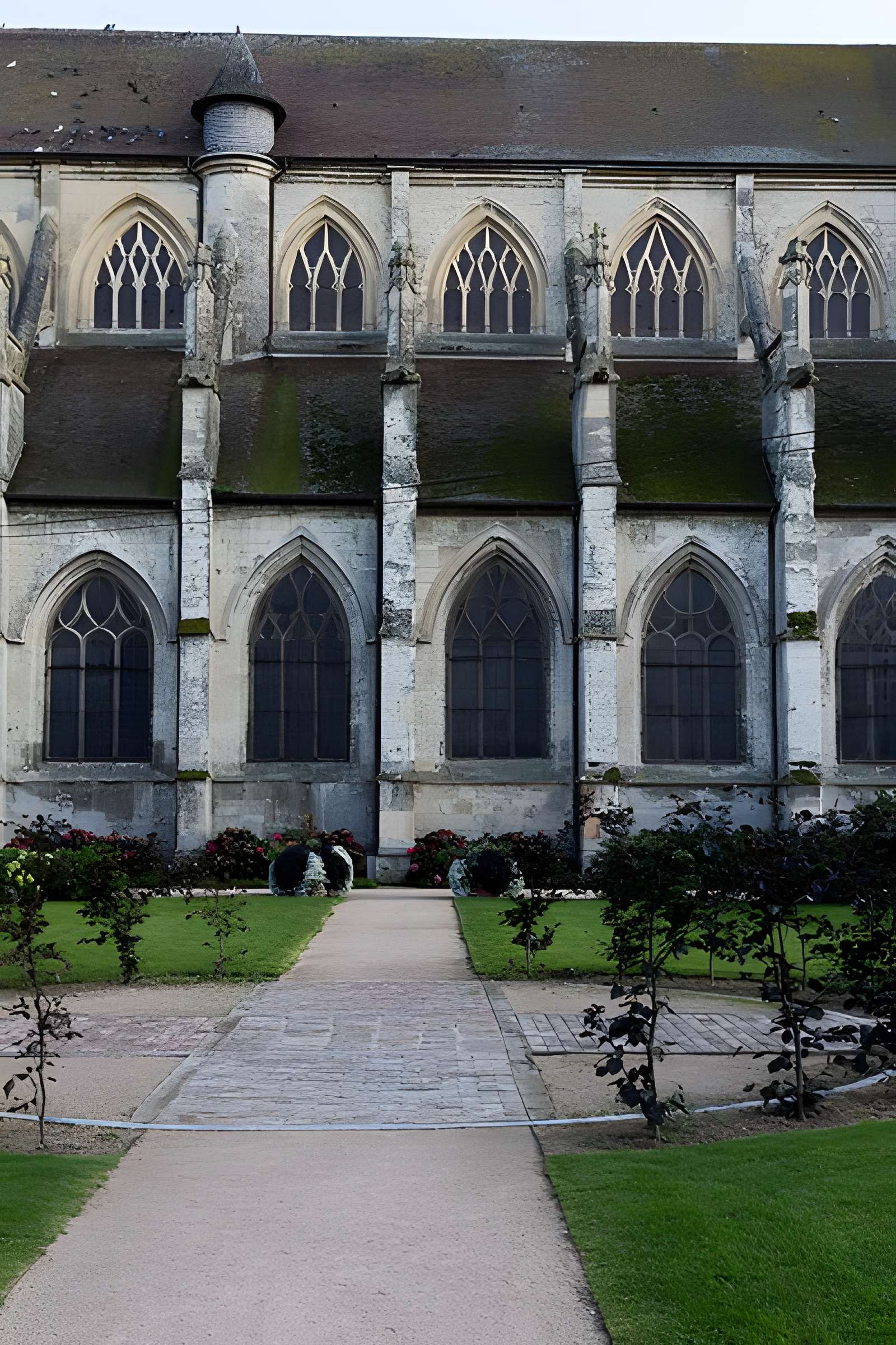 Église Saint-Michel de Pont-l'Évêque