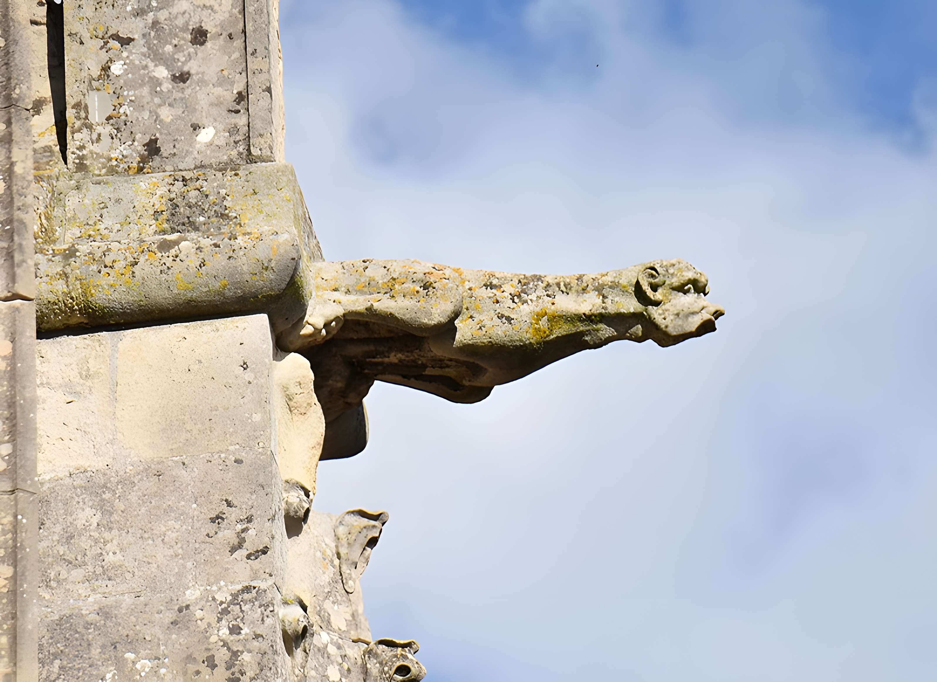 Église Saint-Michel de Pont-l'Évêque