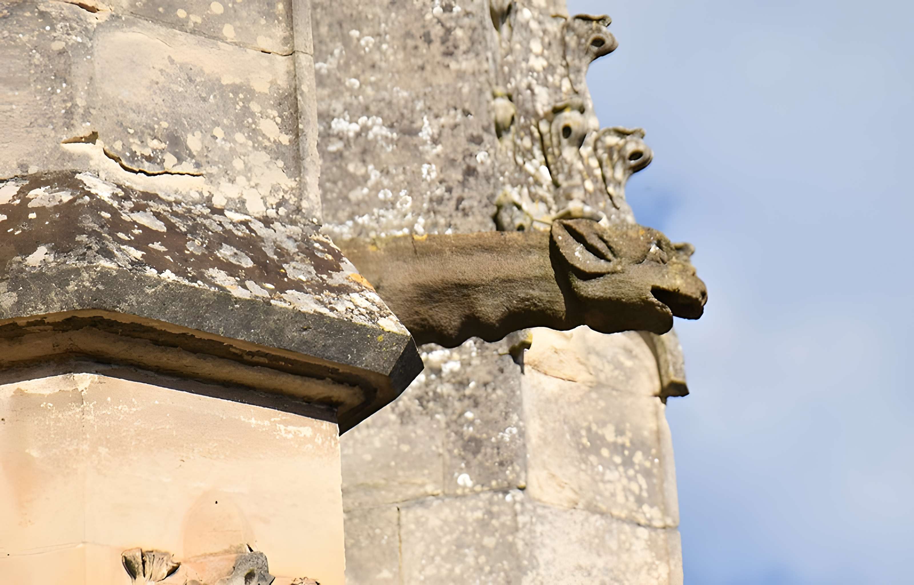 Église Saint-Michel de Pont-l'Évêque