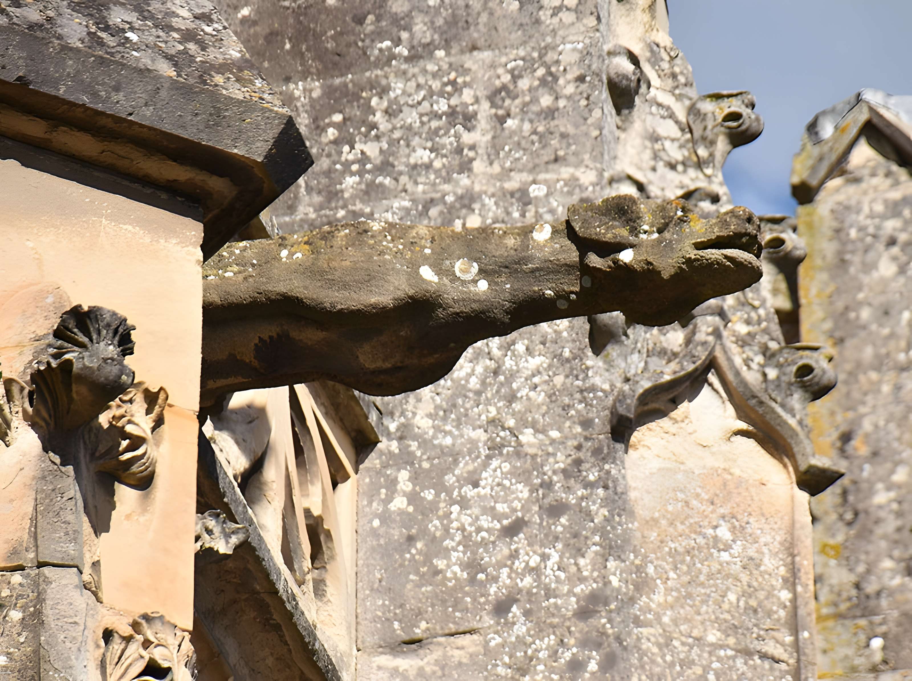 Église Saint-Michel de Pont-l'Évêque
