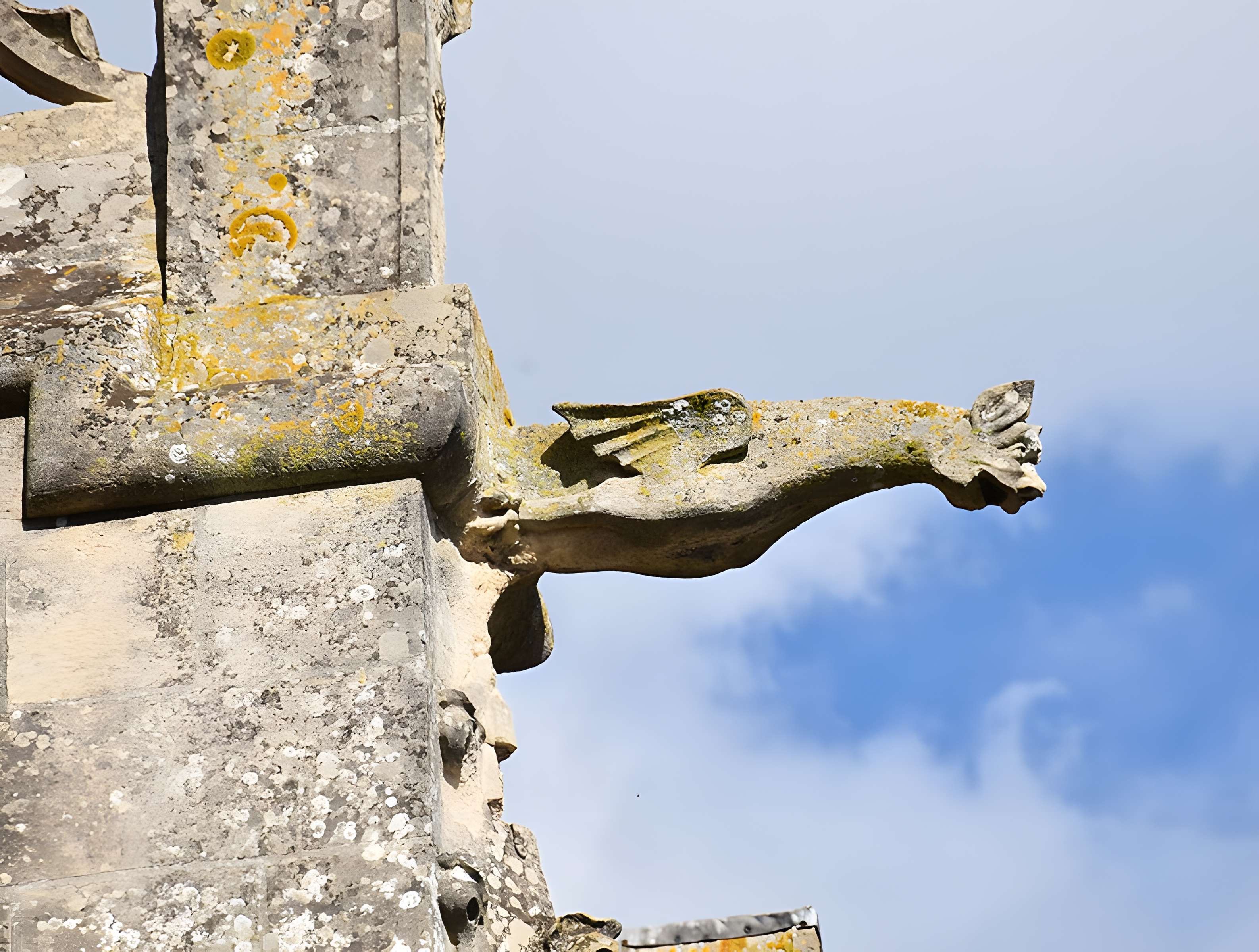 Église Saint-Michel de Pont-l'Évêque