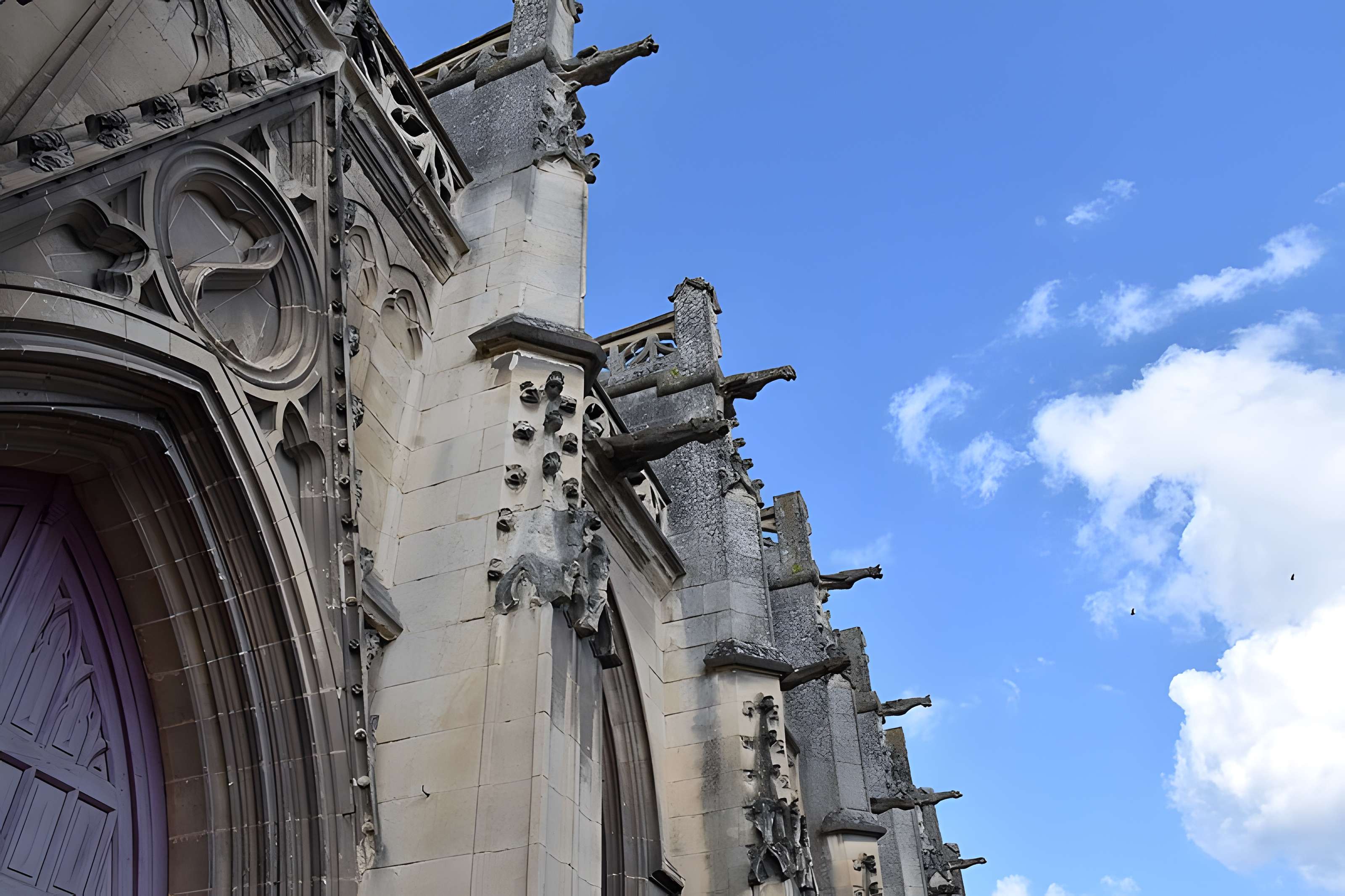 Église Saint-Michel de Pont-l'Évêque
