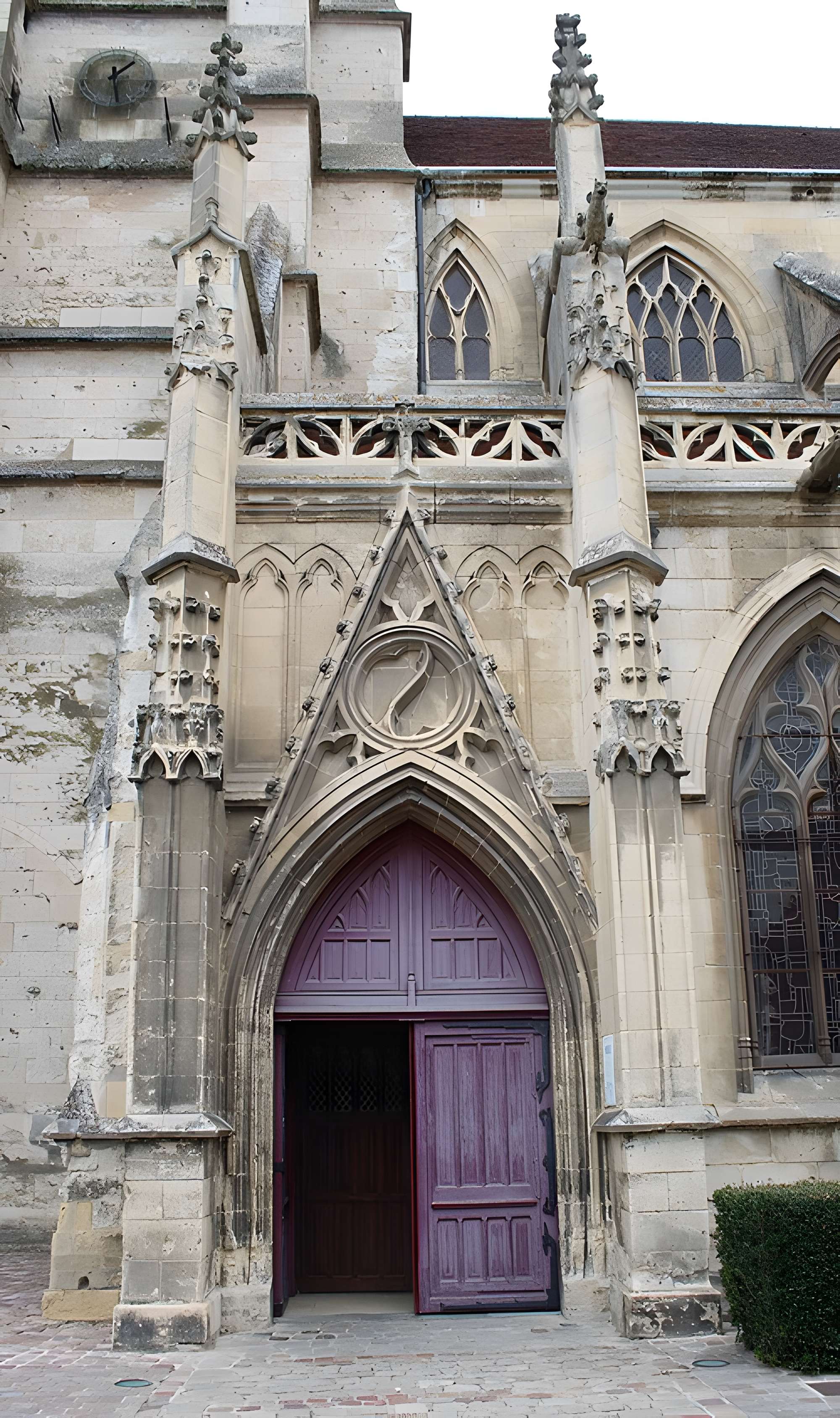 Église Saint-Michel de Pont-l'Évêque