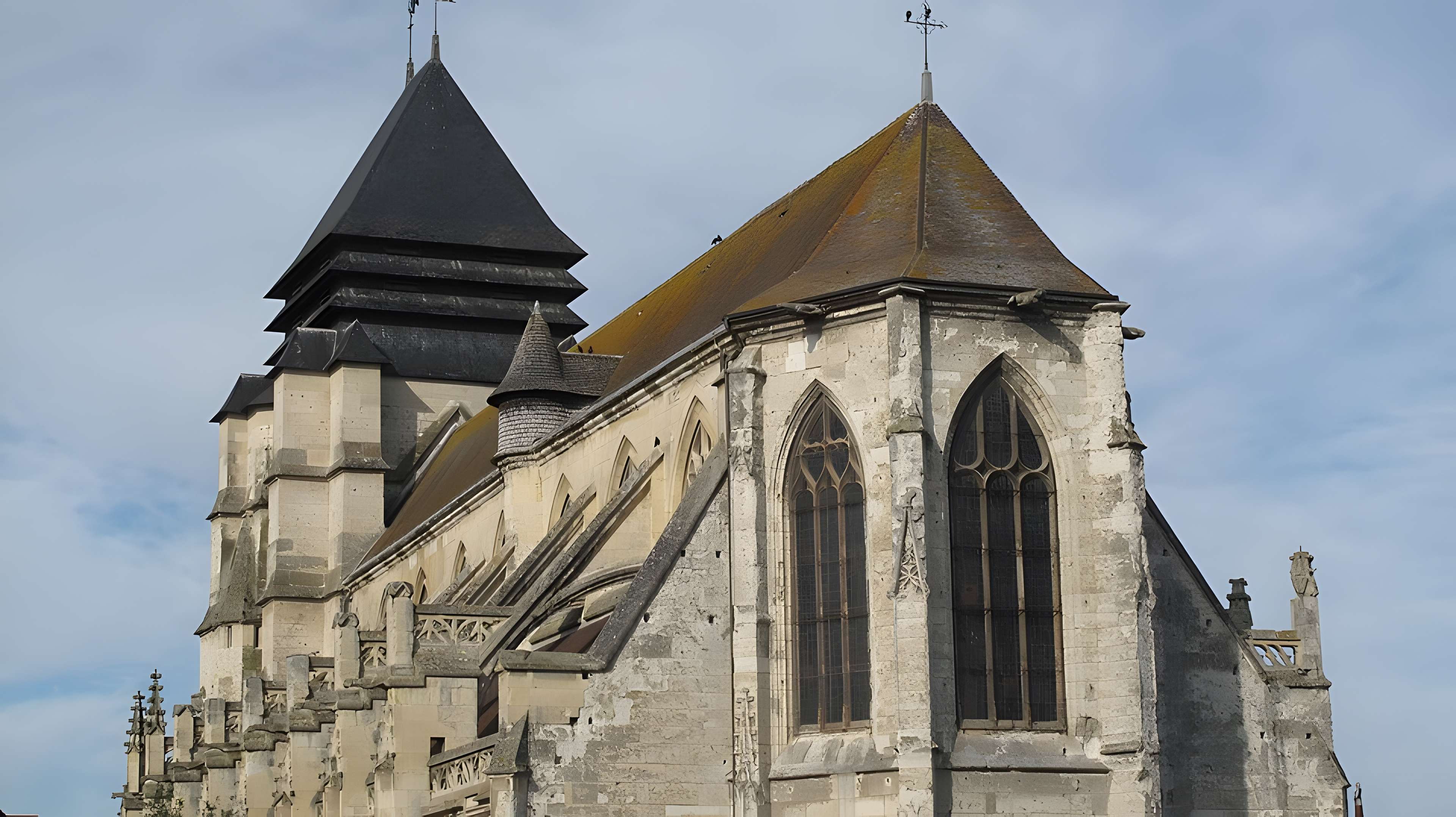 Église Saint-Michel de Pont-l'Évêque