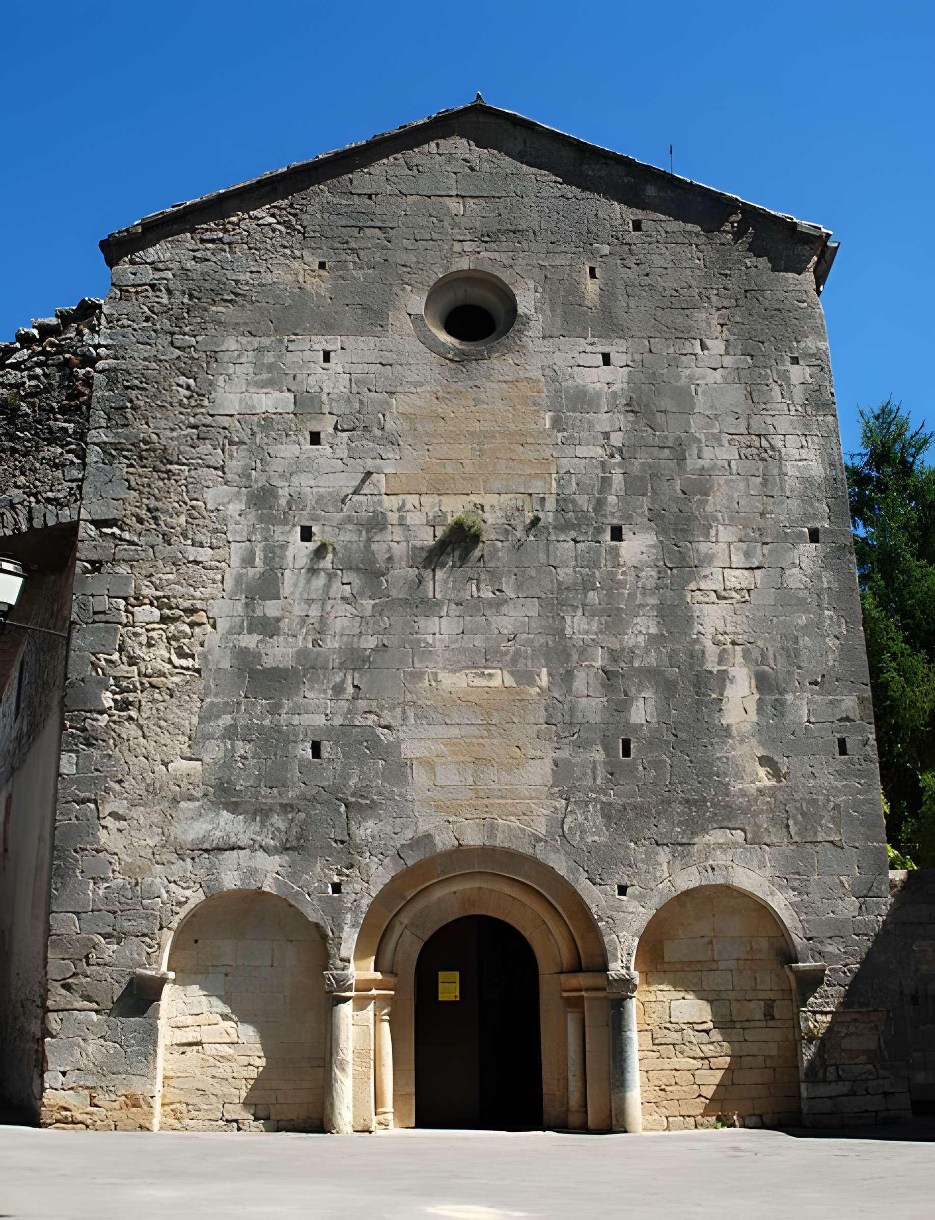 Église Saint-Nazaire-et-Saint-Celse de Brissac 