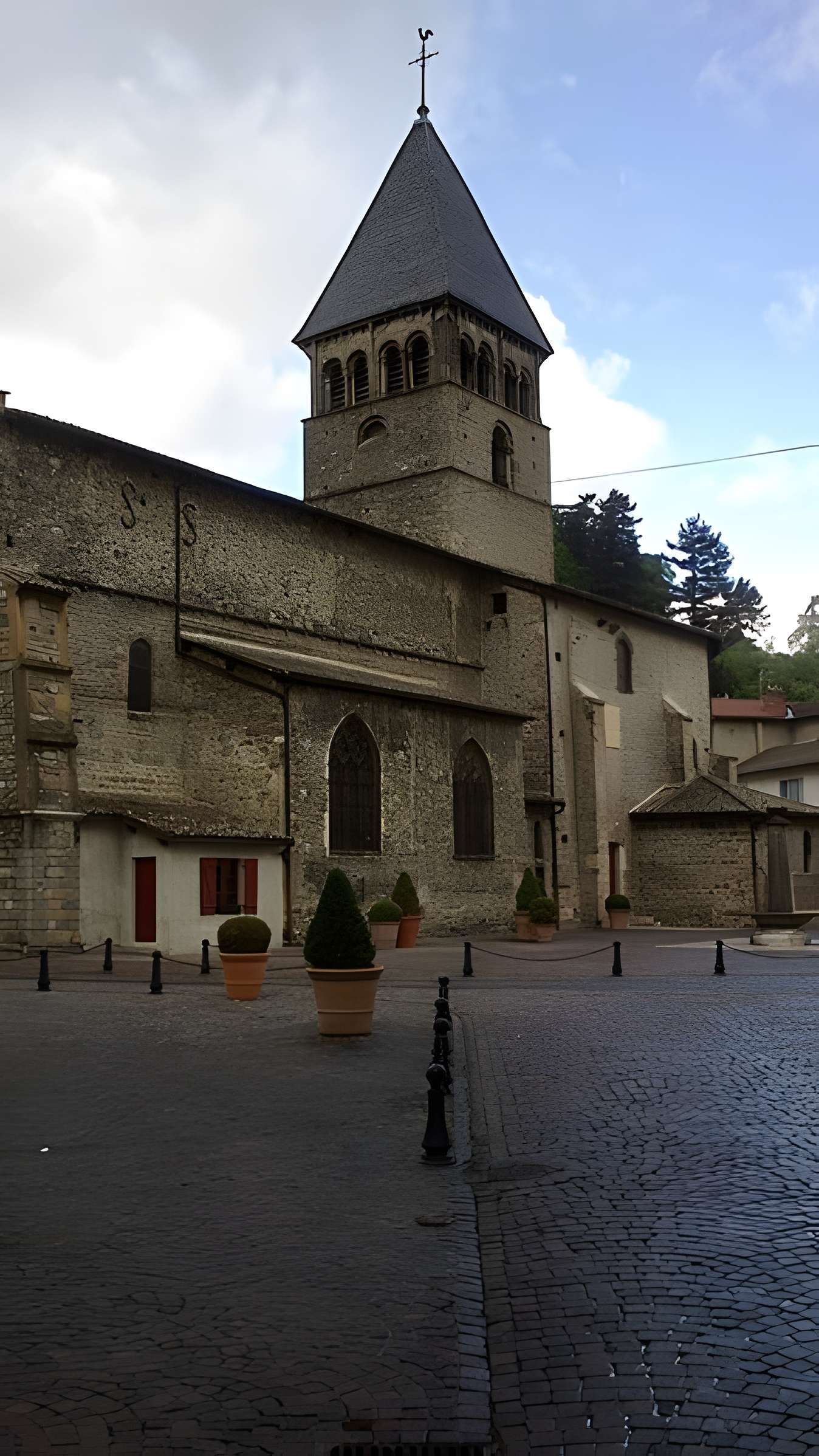 Église Saint-Nicolas de Beaujeu