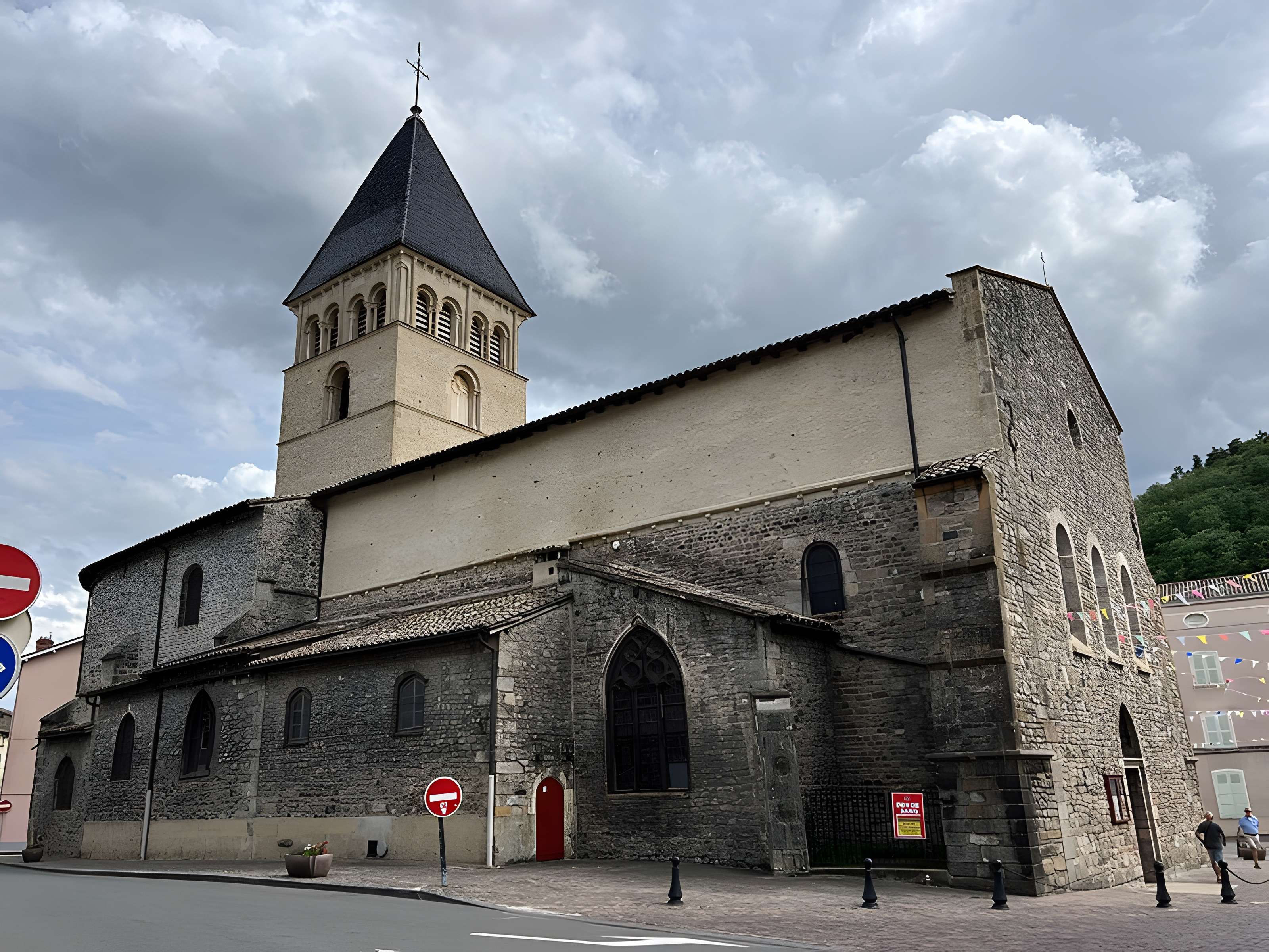 Église Saint-Nicolas de Beaujeu