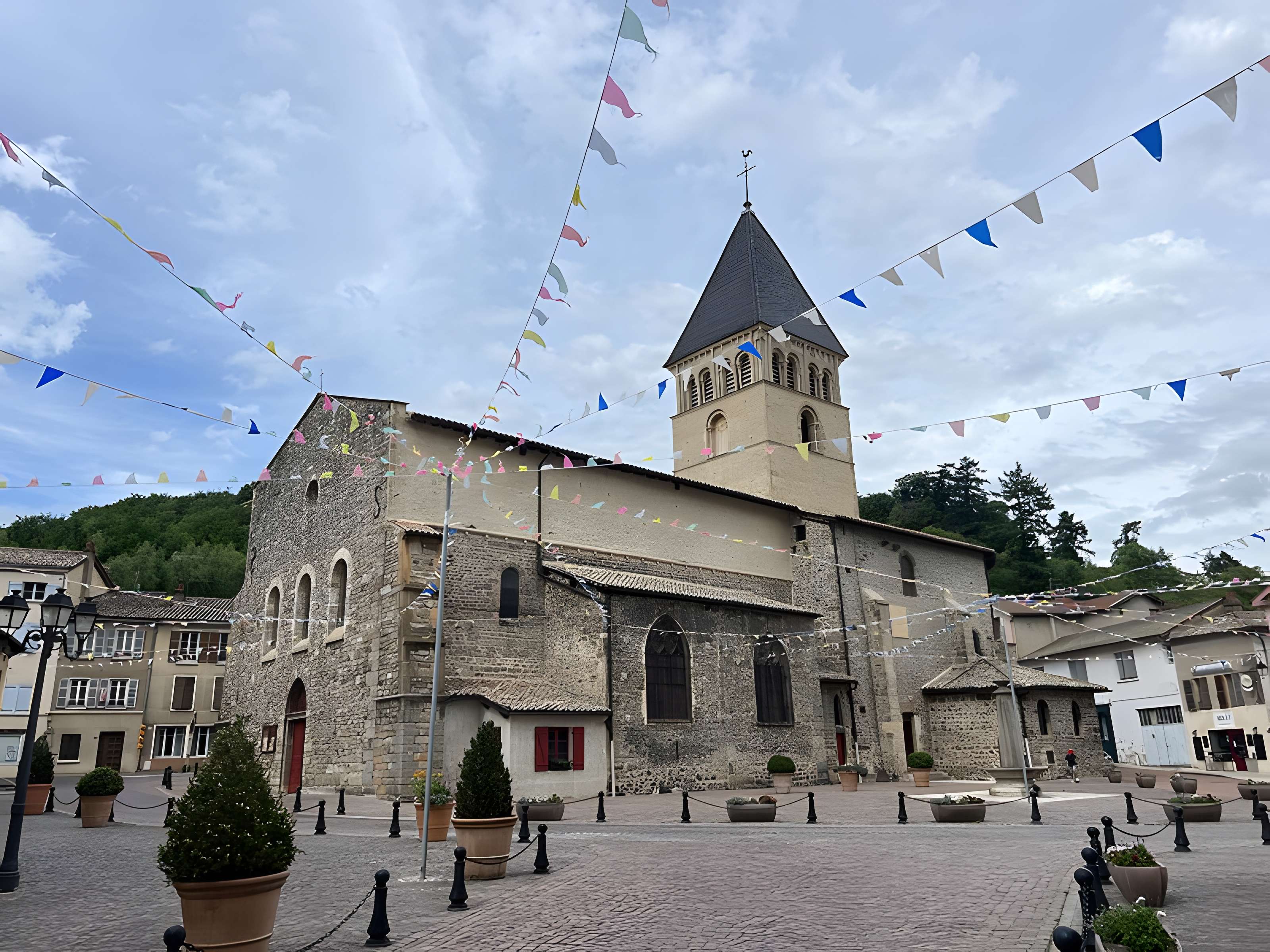 Église Saint-Nicolas de Beaujeu