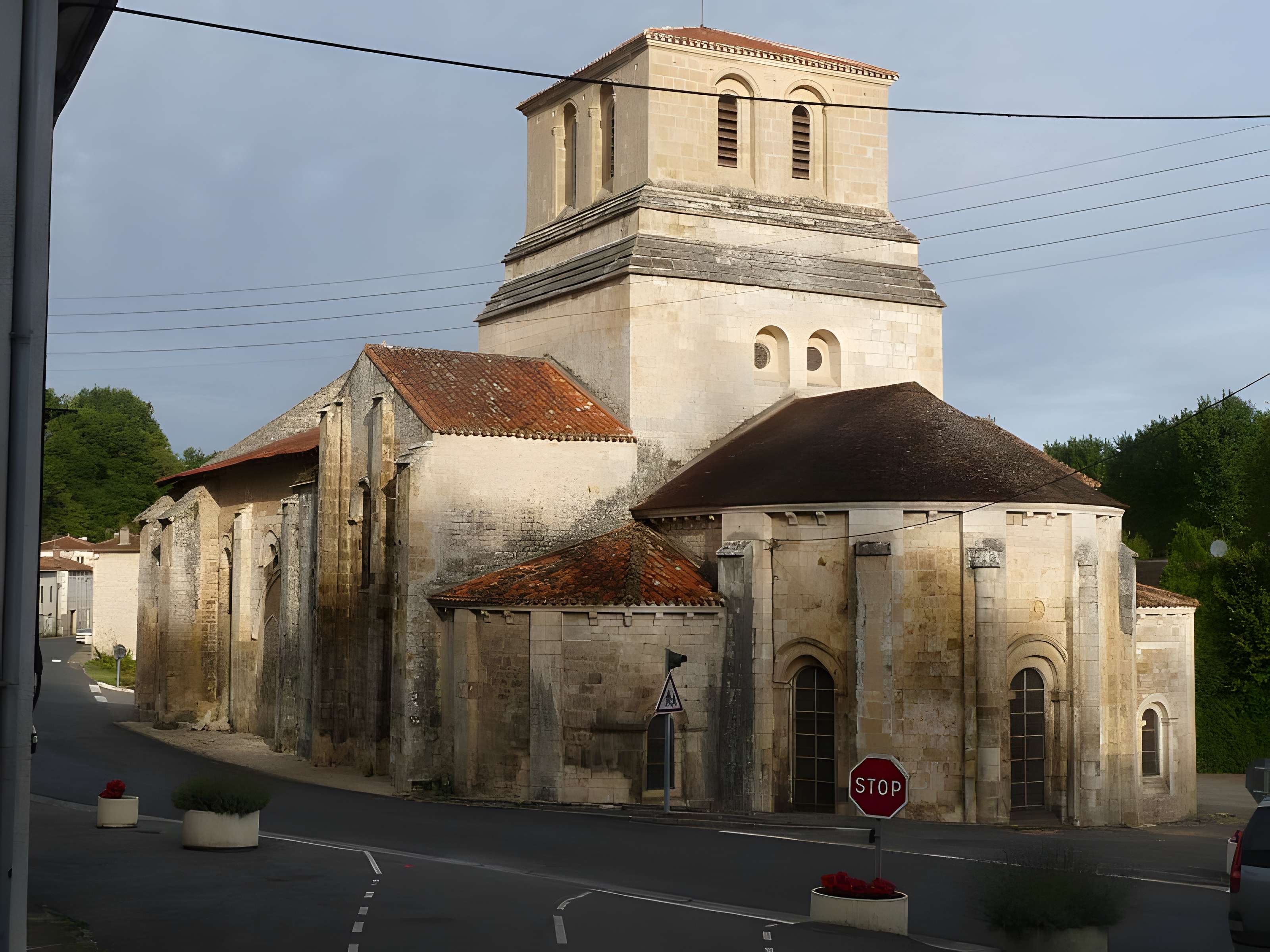 Église Saint-Nicolas de Cellefrouin