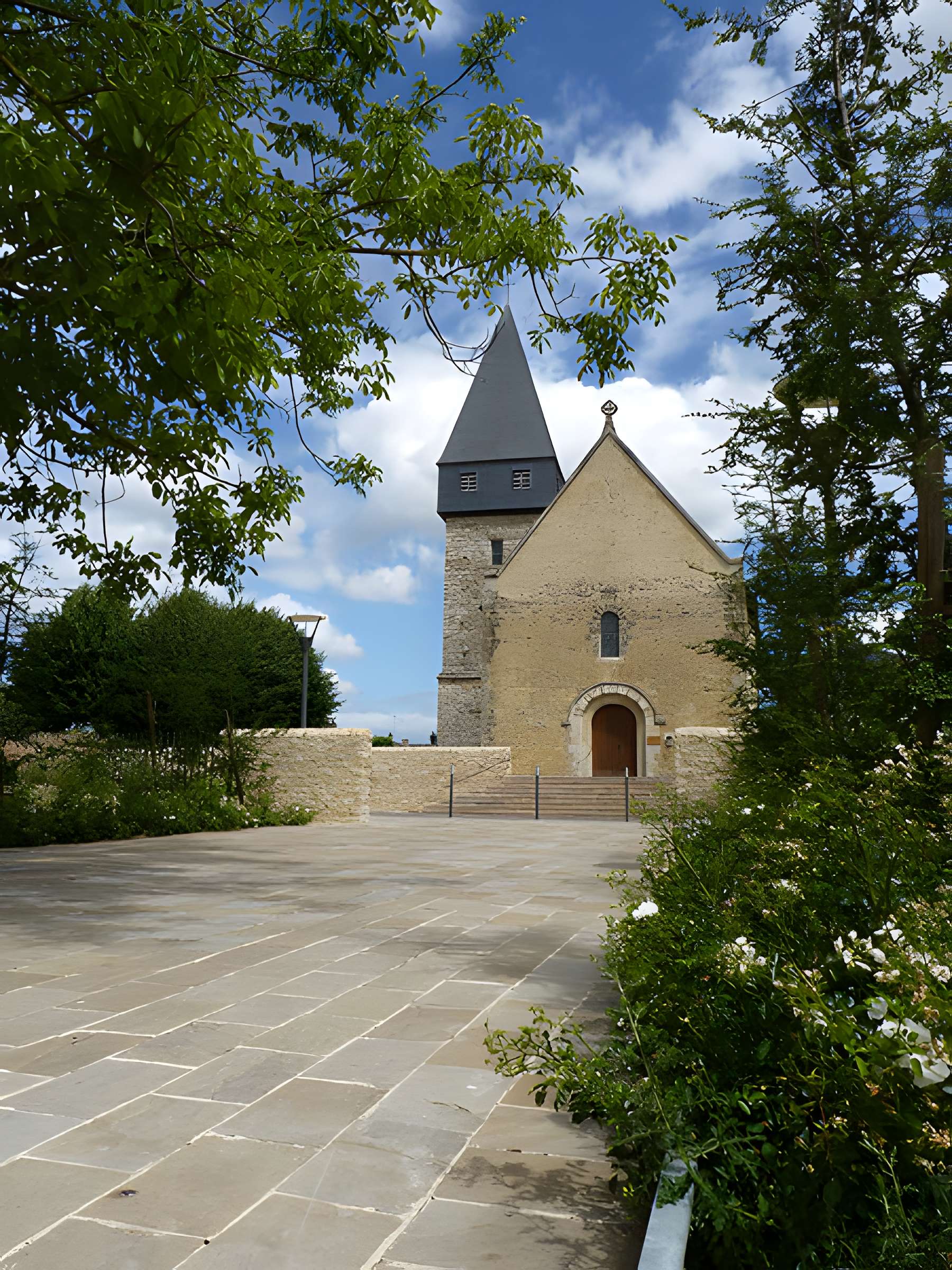 Église Saint-Nicolas de Coulaines