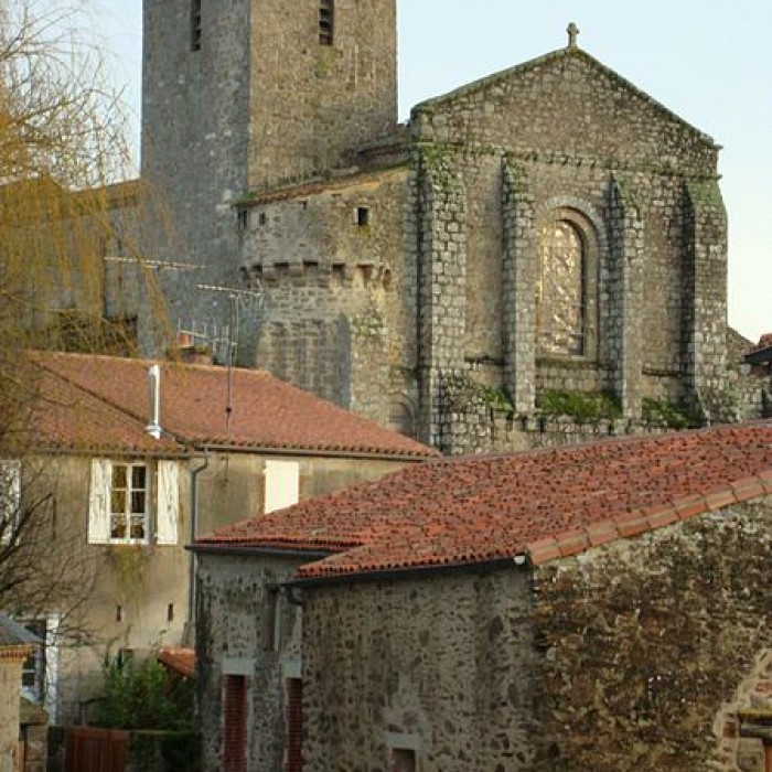 Photo de Église Saint-Nicolas de La Chaize-le-Vicomte