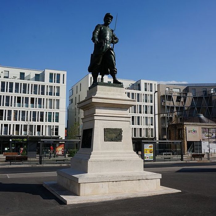 Photo de Statue du Sergent Blandan