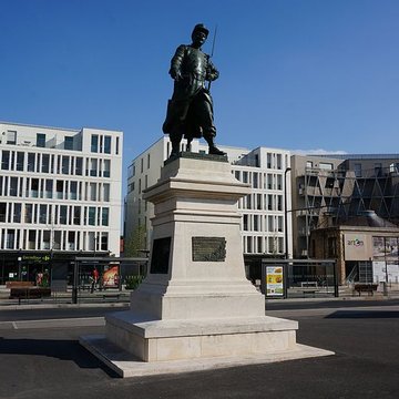 Statue du Sergent Blandan