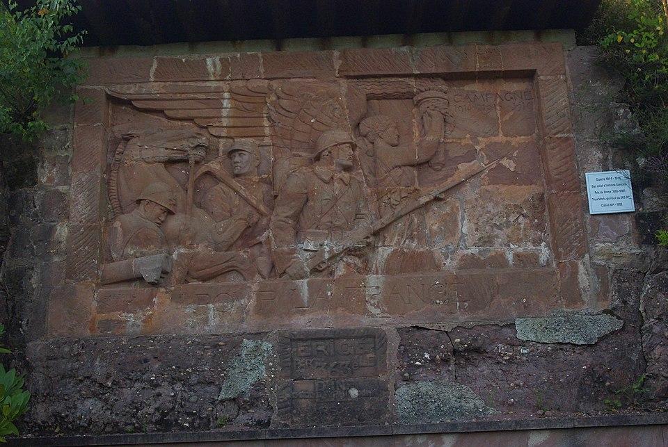 Bas-relief sculpté à la mémoire des soldats du 363e Régiment d'Infanterie