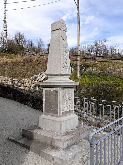 Bas-relief sculpté à la mémoire des soldats du 363e Régiment d'Infanterie