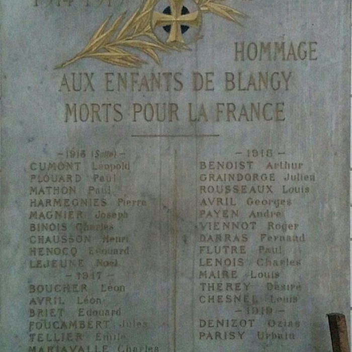 Photo de Bas-relief sculpté à la mémoire des soldats du 363e Régiment dInfanterie