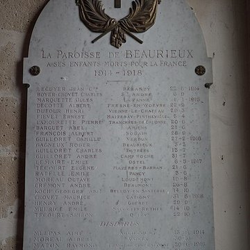 Bas-relief sculpté à la mémoire des soldats du 363e Régiment dInfanterie